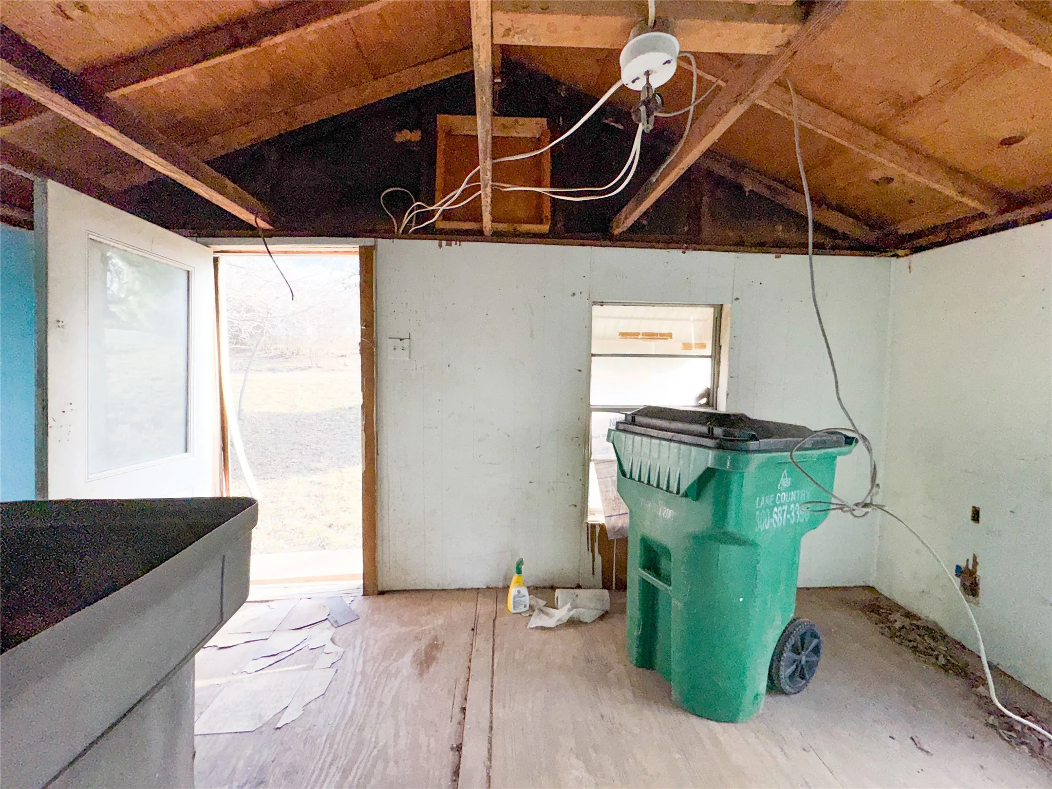 Single Family Residence For Sale in Eastland County , 306 W 3rd Street, Cisco, Texas 76437, 3 Bedroom, 2 Bathroom, Garage spaces, 1,246 Sqft, built in 1920, Preowned, mls#21163014, Real Estate Agent in Cisco, Homes For Sale in Eastland county, Homes For Sale in Cisco, Realtor in Cisco Texas, Real Estate Brokerage Independent Realty Texas, Luminita Cordes Realtor