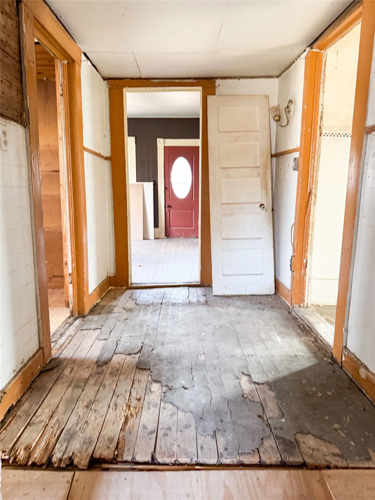 Single Family Residence For Sale in Eastland County , 306 W 3rd Street, Cisco, Texas 76437, 3 Bedroom, 2 Bathroom, Garage spaces, 1,246 Sqft, built in 1920, Preowned, mls#21163014, Real Estate Agent in Cisco, Homes For Sale in Eastland county, Homes For Sale in Cisco, Realtor in Cisco Texas, Real Estate Brokerage Independent Realty Texas, Luminita Cordes Realtor