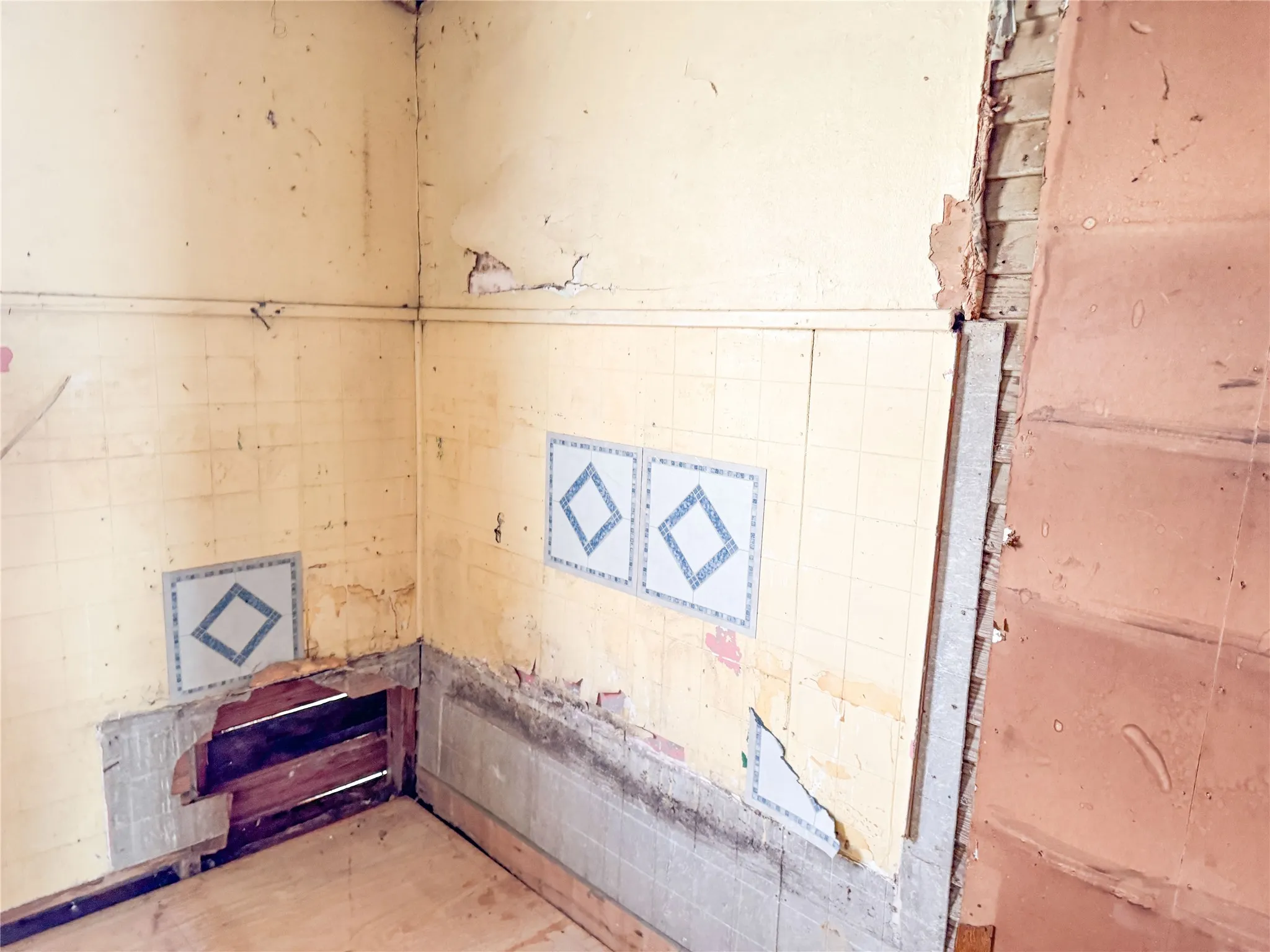 Single Family Residence For Sale in Eastland County , 306 W 3rd Street, Cisco, Texas 76437, 3 Bedroom, 2 Bathroom, Garage spaces, 1,246 Sqft, built in 1920, Preowned, mls#21163014, Real Estate Agent in Cisco, Homes For Sale in Eastland county, Homes For Sale in Cisco, Realtor in Cisco Texas, Real Estate Brokerage Independent Realty Texas, Luminita Cordes Realtor