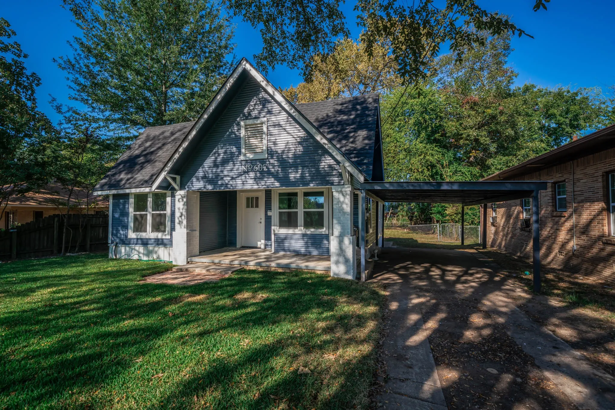 Single Family Residence For Sale in Wood County , 607 N Pacific Street, Mineola, Texas 75773, 3 Bedroom, 2 Bathroom, Garage spaces, 1,294 Sqft, built in 1940, Preowned, Price $260,000, mls#21163090, Real Estate Agent in Mineola, Homes For Sale in Wood county, Homes For Sale in Mineola, Realtor in Mineola Texas, Real Estate Brokerage Independent Realty Texas, Luminita Cordes Realtor