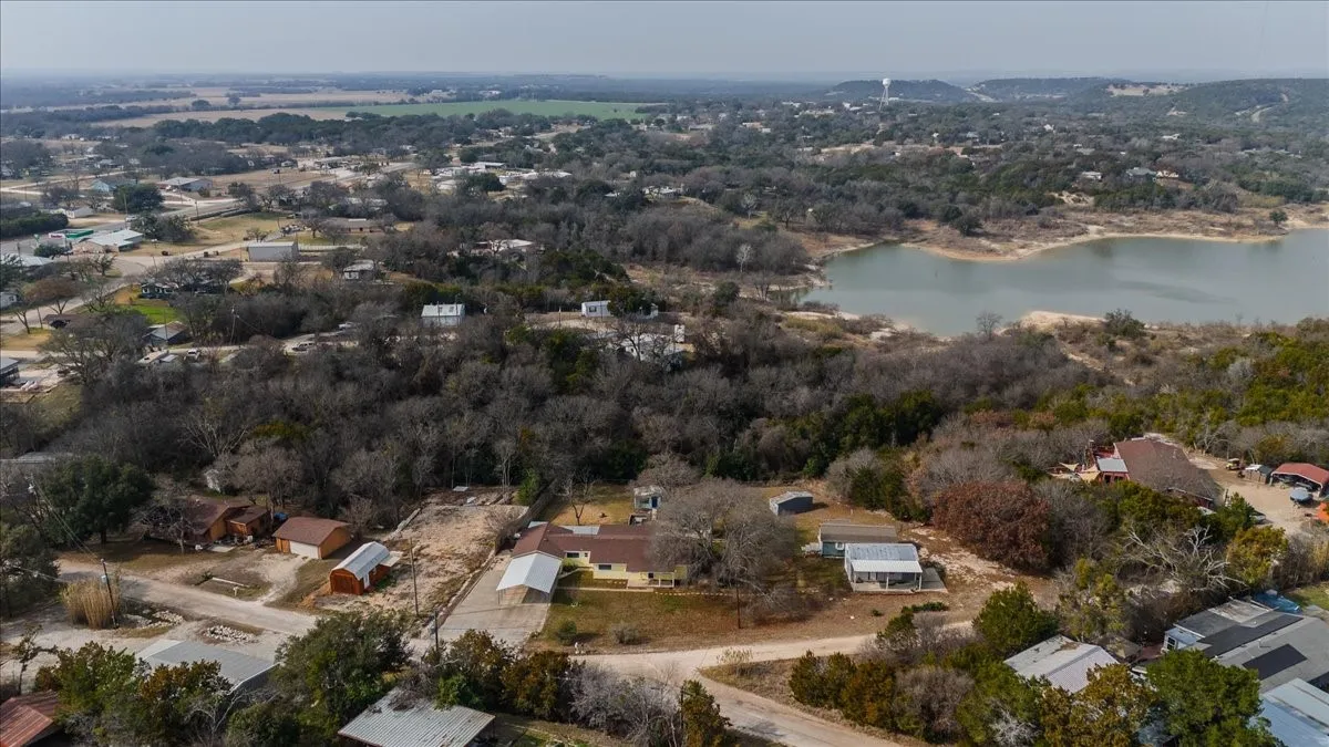 Single Family Residence For Sale in Bosque County , 334 County Road 1296, Morgan, Texas 76671, 2 Bedrooms, 2 Bathrooms, 2 Garage spaces, 1,434 Sqft, built in 1977, Price $315,000, mls#21162989, Real Estate Agent in Morgan, Homes For Sale in Bosque county, Homes For Sale in Morgan, Realtor in Morgan Texas, Real Estate Brokerage Independent Realty Texas, Luminita Cordes Realtor