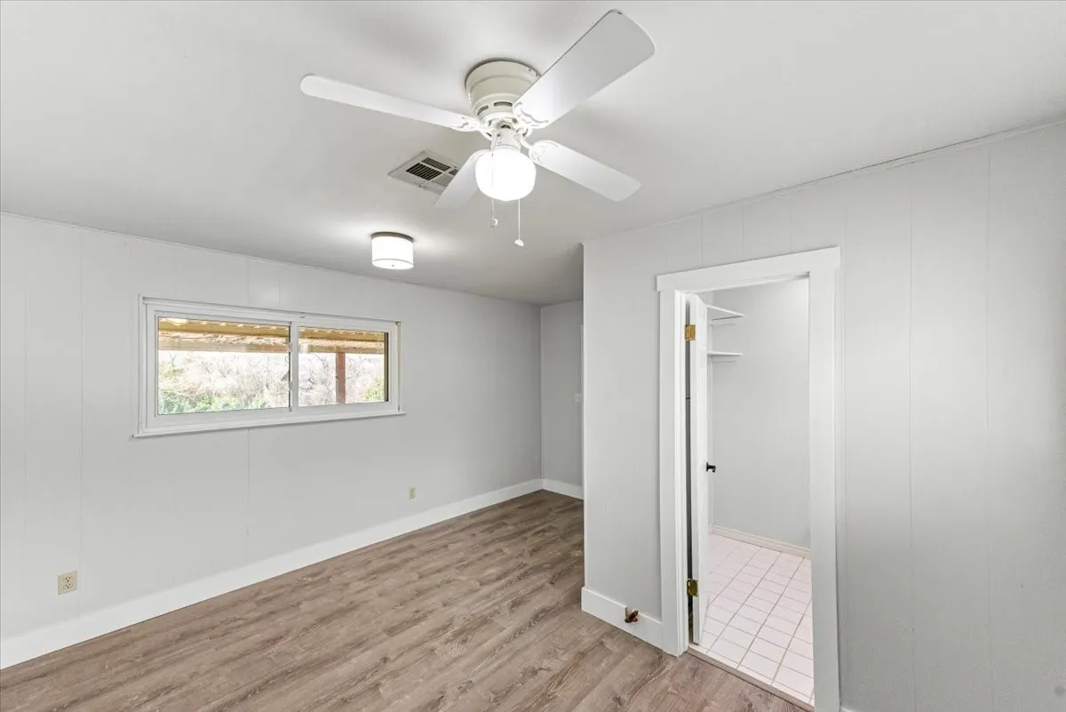 Single Family Residence For Sale in Bosque County , 334 County Road 1296, Morgan, Texas 76671, 2 Bedrooms, 2 Bathrooms, 2 Garage spaces, 1,434 Sqft, built in 1977, Price $315,000, mls#21162989, Real Estate Agent in Morgan, Homes For Sale in Bosque county, Homes For Sale in Morgan, Realtor in Morgan Texas, Real Estate Brokerage Independent Realty Texas, Luminita Cordes Realtor