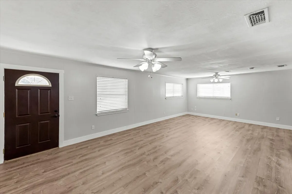 Single Family Residence For Sale in Bosque County , 334 County Road 1296, Morgan, Texas 76671, 2 Bedrooms, 2 Bathrooms, 2 Garage spaces, 1,434 Sqft, built in 1977, Price $315,000, mls#21162989, Real Estate Agent in Morgan, Homes For Sale in Bosque county, Homes For Sale in Morgan, Realtor in Morgan Texas, Real Estate Brokerage Independent Realty Texas, Luminita Cordes Realtor