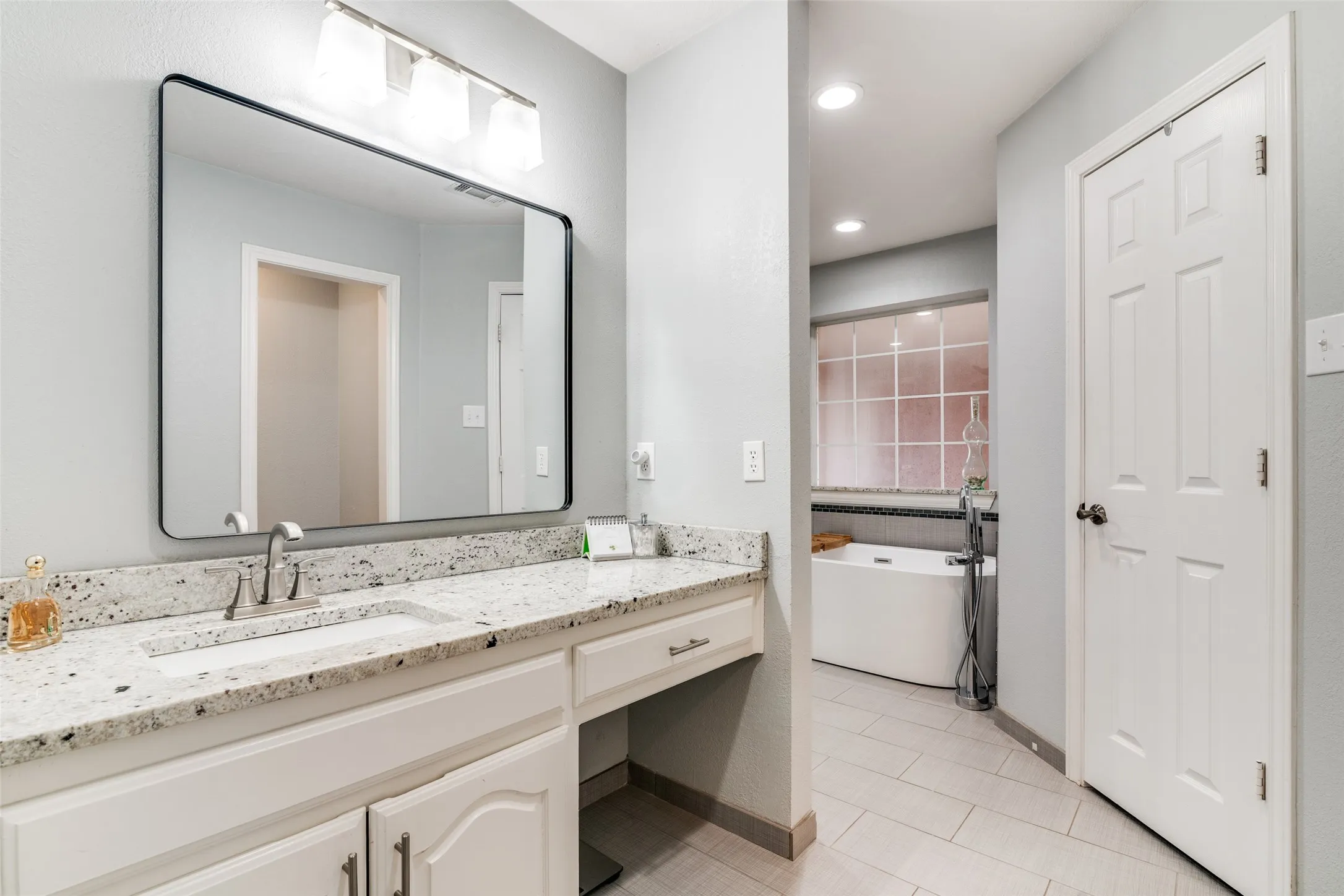 Single Family Residence For Sale in Kaufman County , 19930 County Road 324, Terrell, Texas 75160, 5 Bedroom, 4 Bathroom, 4 Garage spaces, 4,019 Sqft, built in 1996, Preowned, mls#21163042, Real Estate Agent in Terrell, Homes For Sale in Kaufman county, Homes For Sale in Terrell, Realtor in Terrell Texas, Real Estate Brokerage Independent Realty Texas, Luminita Cordes Realtor