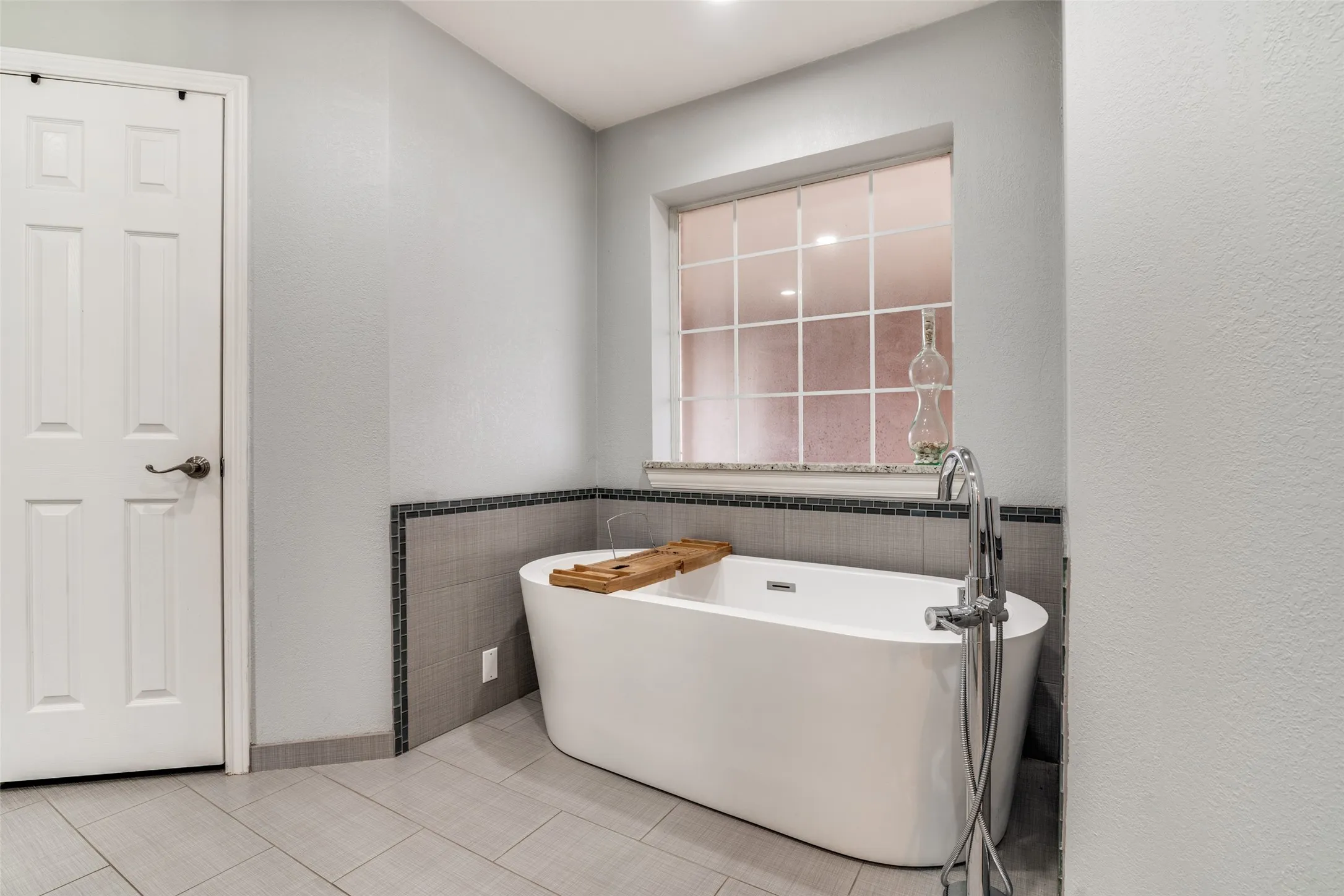Single Family Residence For Sale in Kaufman County , 19930 County Road 324, Terrell, Texas 75160, 5 Bedroom, 4 Bathroom, 4 Garage spaces, 4,019 Sqft, built in 1996, Preowned, mls#21163042, Real Estate Agent in Terrell, Homes For Sale in Kaufman county, Homes For Sale in Terrell, Realtor in Terrell Texas, Real Estate Brokerage Independent Realty Texas, Luminita Cordes Realtor