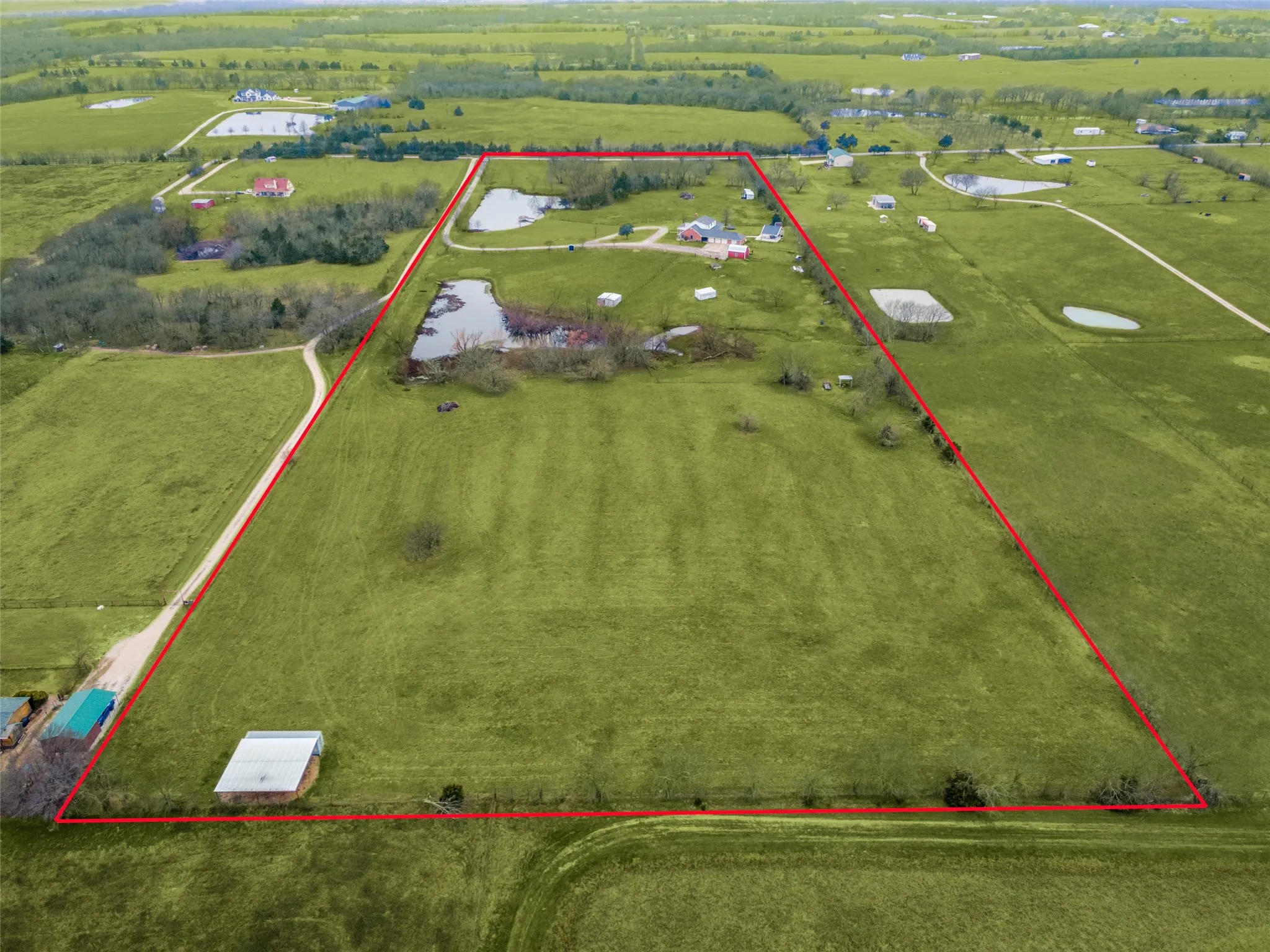 Single Family Residence For Sale in Kaufman County , 19930 County Road 324, Terrell, Texas 75160, 5 Bedroom, 4 Bathroom, 4 Garage spaces, 4,019 Sqft, built in 1996, Preowned, mls#21163042, Real Estate Agent in Terrell, Homes For Sale in Kaufman county, Homes For Sale in Terrell, Realtor in Terrell Texas, Real Estate Brokerage Independent Realty Texas, Luminita Cordes Realtor