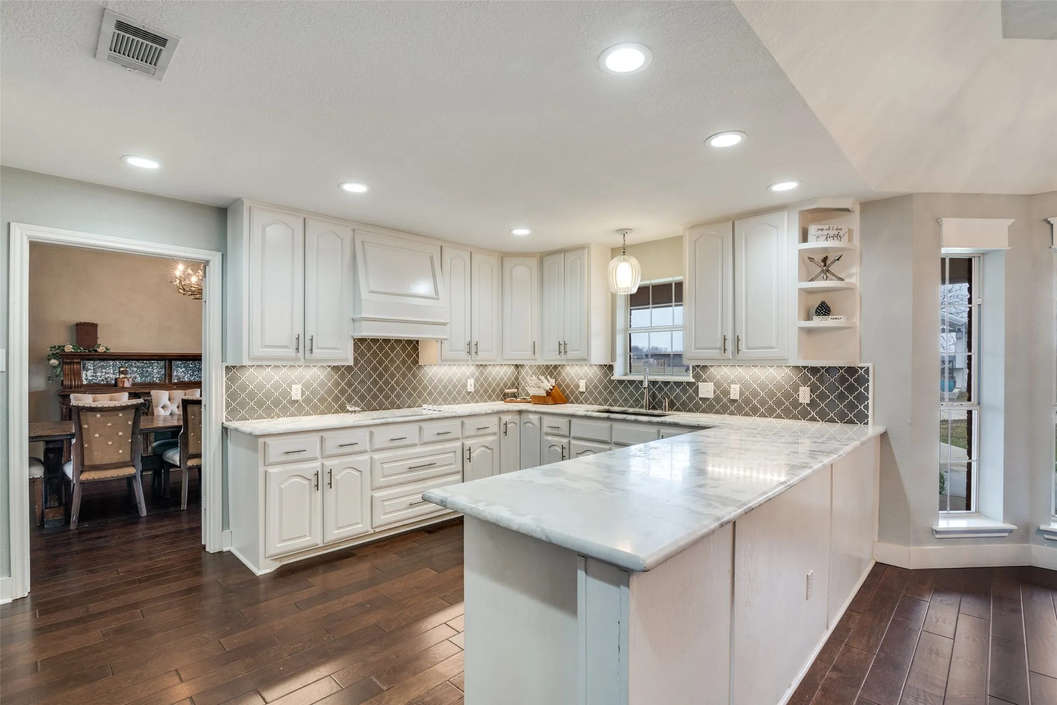 Single Family Residence For Sale in Kaufman County , 19930 County Road 324, Terrell, Texas 75160, 5 Bedroom, 4 Bathroom, 4 Garage spaces, 4,019 Sqft, built in 1996, Preowned, mls#21163042, Real Estate Agent in Terrell, Homes For Sale in Kaufman county, Homes For Sale in Terrell, Realtor in Terrell Texas, Real Estate Brokerage Independent Realty Texas, Luminita Cordes Realtor