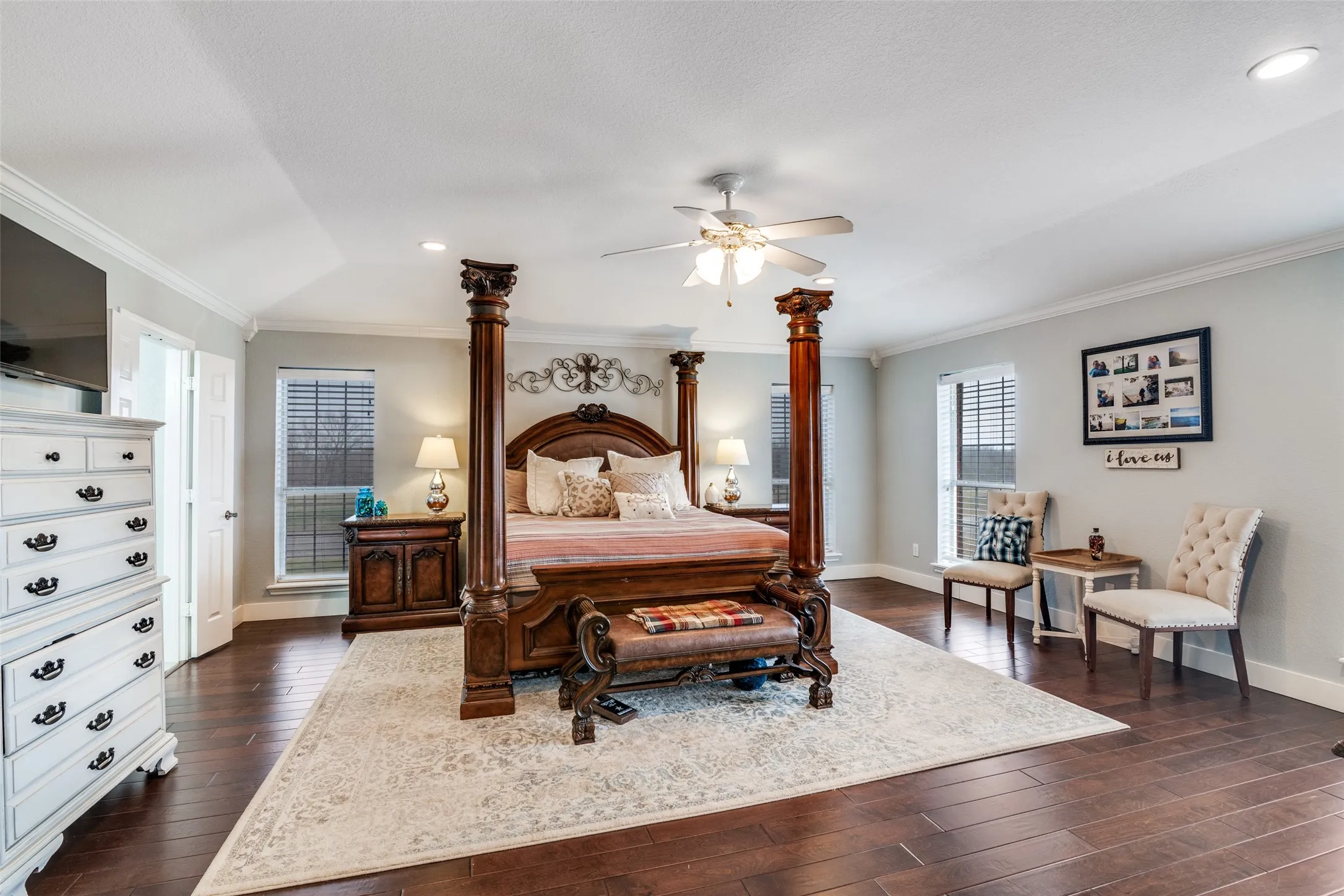 Single Family Residence For Sale in Kaufman County , 19930 County Road 324, Terrell, Texas 75160, 5 Bedroom, 4 Bathroom, 4 Garage spaces, 4,019 Sqft, built in 1996, Preowned, mls#21163042, Real Estate Agent in Terrell, Homes For Sale in Kaufman county, Homes For Sale in Terrell, Realtor in Terrell Texas, Real Estate Brokerage Independent Realty Texas, Luminita Cordes Realtor
