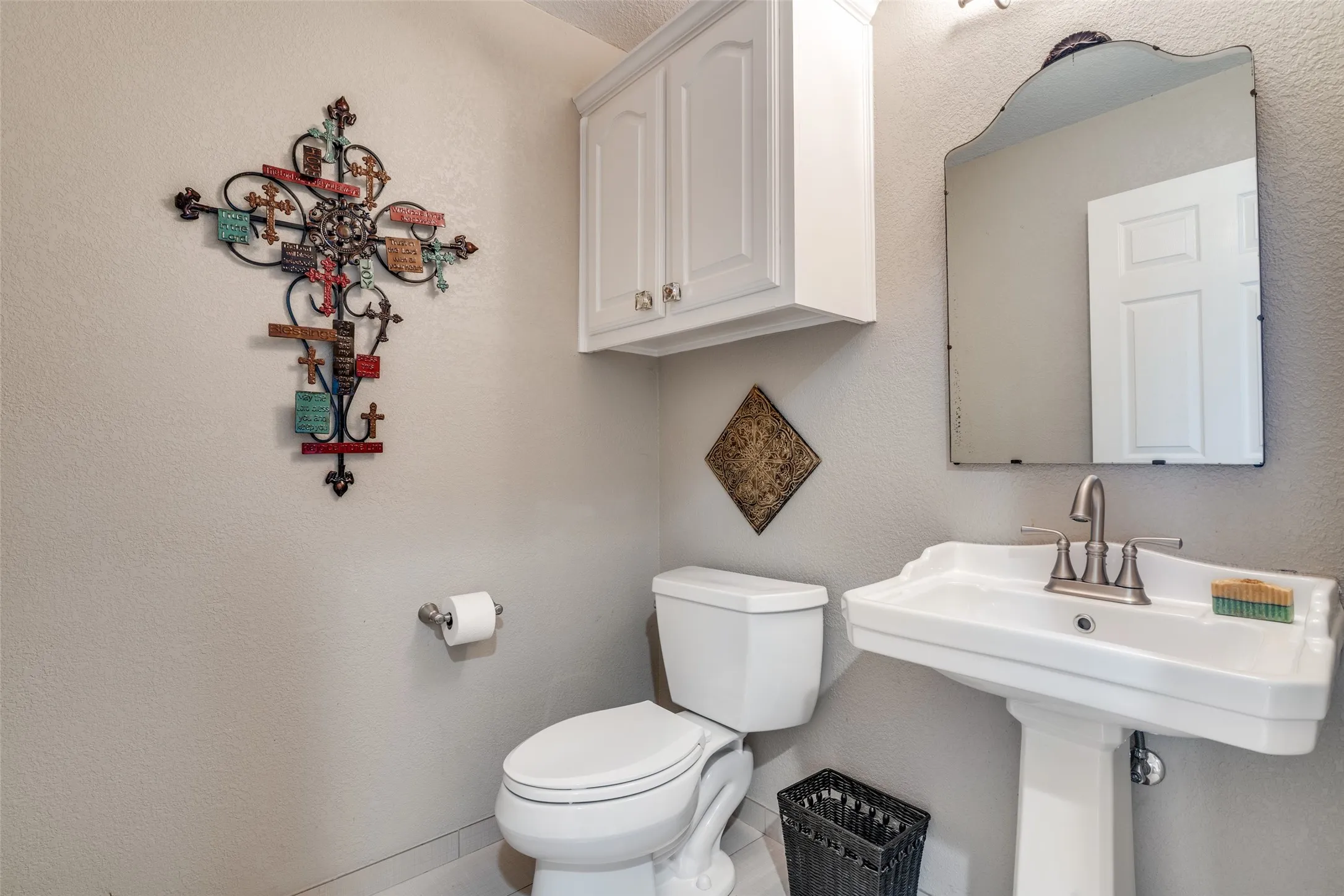 downstairs half bathroom