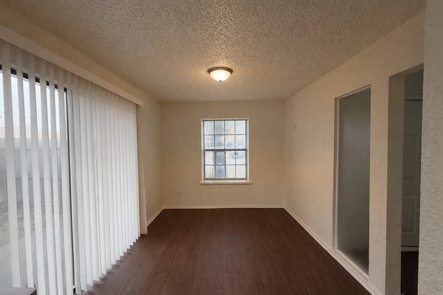 Duplex For Rent in Dallas County , 2509 Stanford Street A, Rowlett, Texas 75088, 2 Bedroom, 2 Bathroom, 1 Garage spaces, 1,834 Sqft, built in 1984, Price $1,800, mls#21157268, Real Estate Agent in Rowlett, Homes For Rent in Dallas county, Homes For Rent in Rowlett, Realtor in Rowlett Texas, Real Estate Brokerage Independent Realty Texas, Luminita Cordes Realtor