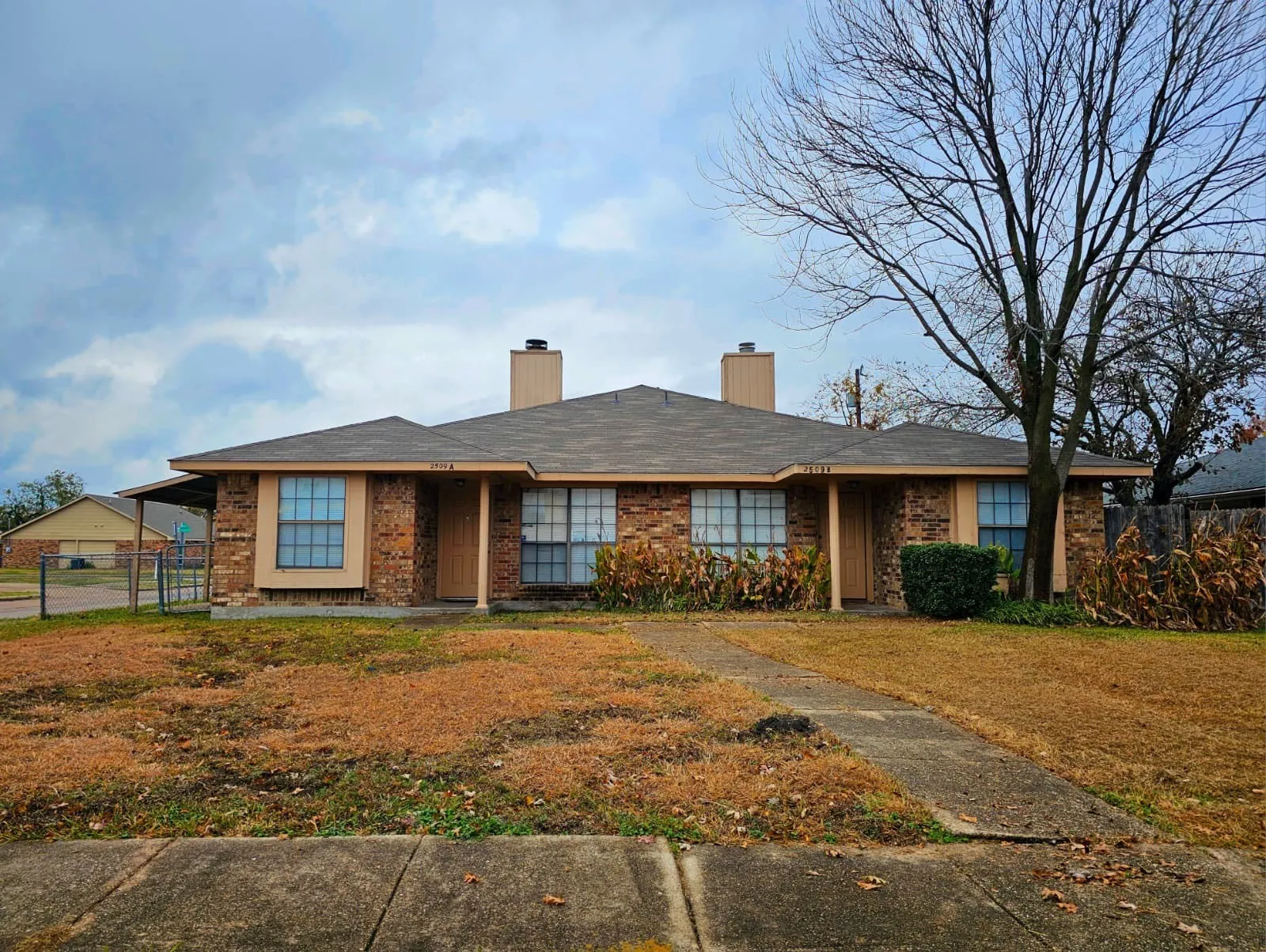 Duplex For Rent in Dallas County , 2509 Stanford Street A, Rowlett, Texas 75088, 2 Bedroom, 2 Bathroom, 1 Garage spaces, 1,834 Sqft, built in 1984, Price $1,800, mls#21157268, Real Estate Agent in Rowlett, Homes For Rent in Dallas county, Homes For Rent in Rowlett, Realtor in Rowlett Texas, Real Estate Brokerage Independent Realty Texas, Luminita Cordes Realtor