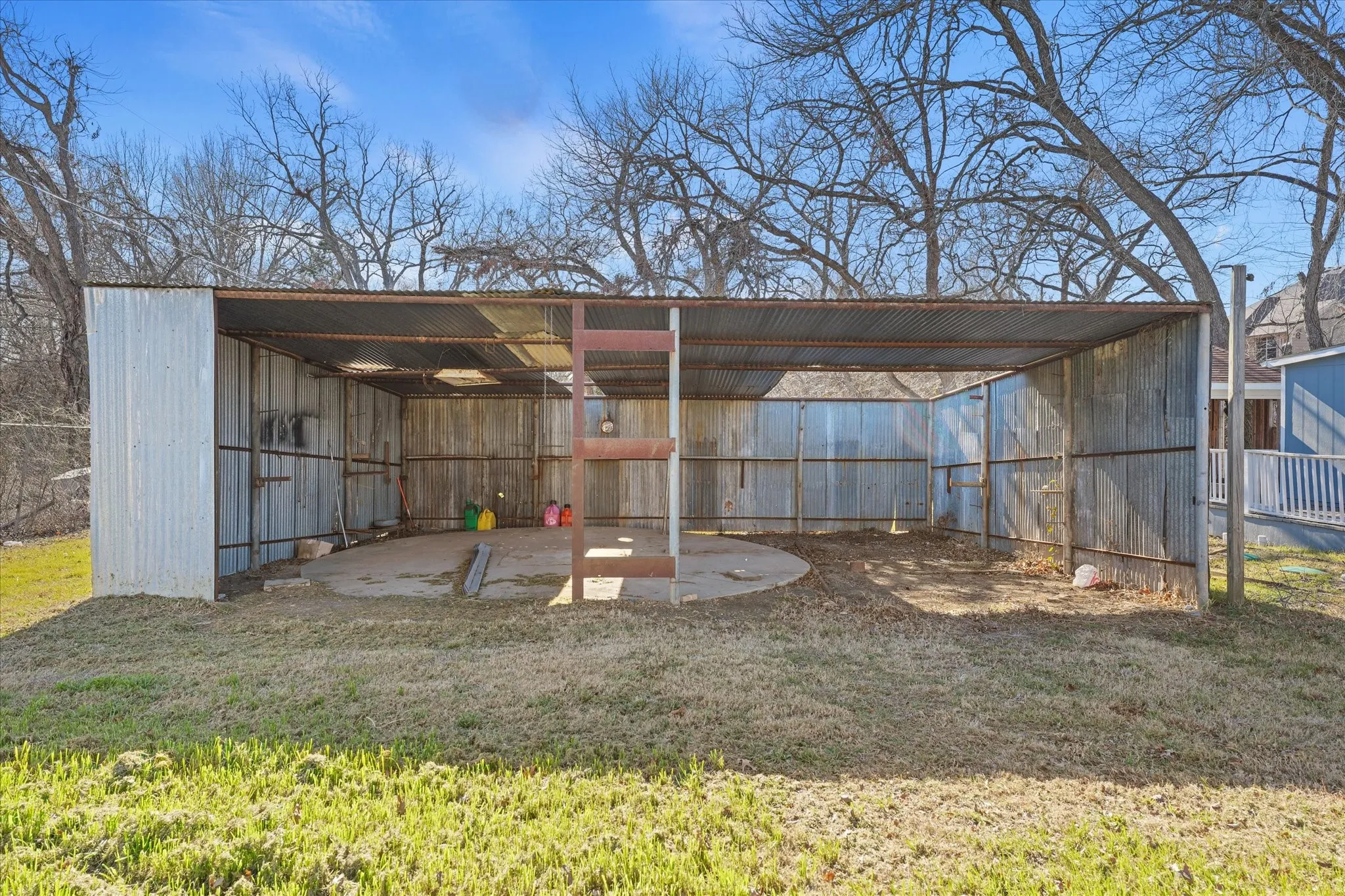 Single Family Residence For Sale in Dallas County , 9521 Dalrock Road, Rowlett, Texas 75089, 3 Bedroom, 2 Bathroom, Garage spaces, 1,484 Sqft, built in 1950, Preowned, mls#21163262, Real Estate Agent in Rowlett, Homes For Sale in Dallas county, Homes For Sale in Rowlett, Realtor in Rowlett Texas, Real Estate Brokerage Independent Realty Texas, Luminita Cordes Realtor