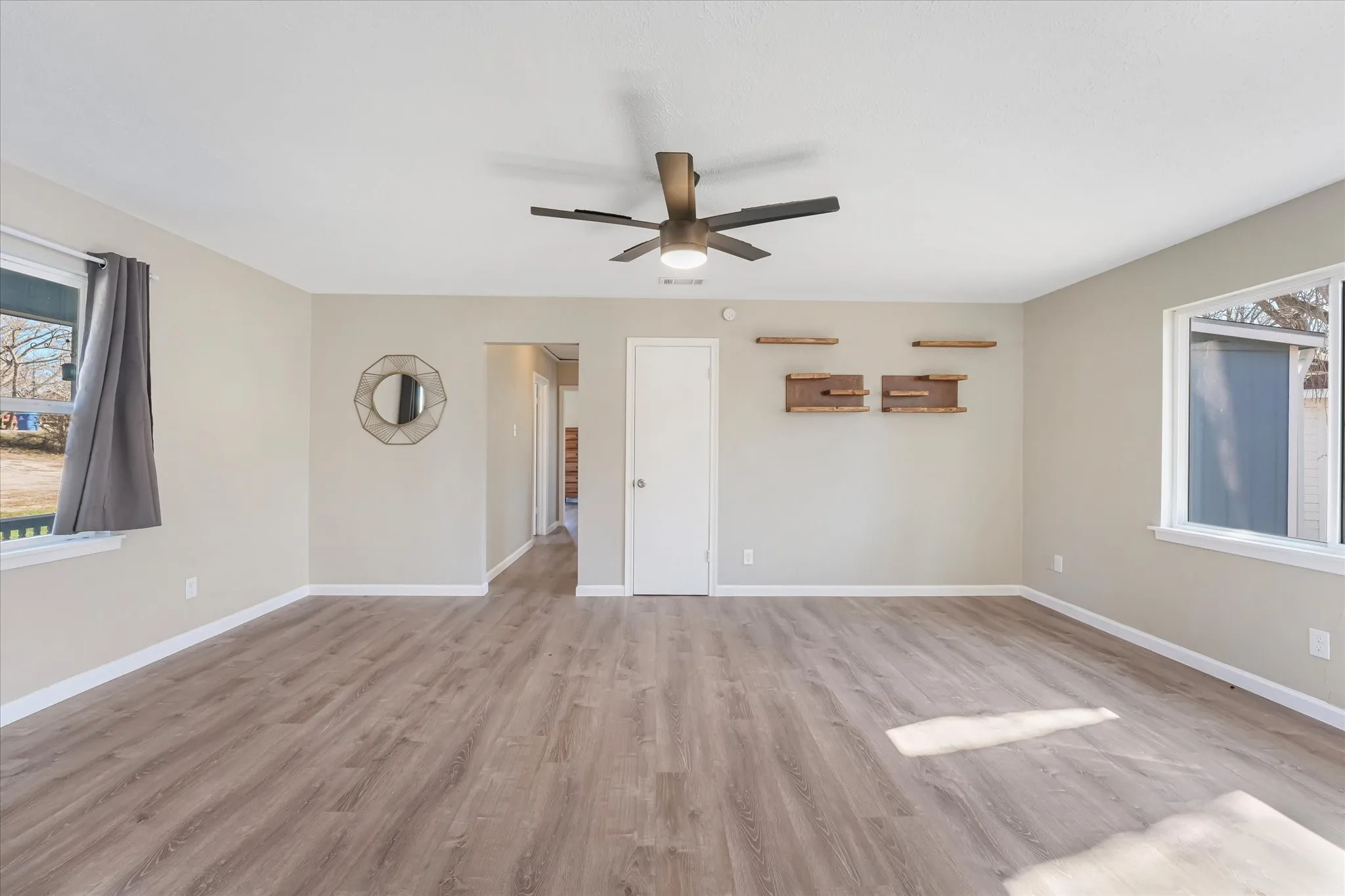 Single Family Residence For Sale in Dallas County , 9521 Dalrock Road, Rowlett, Texas 75089, 3 Bedroom, 2 Bathroom, Garage spaces, 1,484 Sqft, built in 1950, Preowned, mls#21163262, Real Estate Agent in Rowlett, Homes For Sale in Dallas county, Homes For Sale in Rowlett, Realtor in Rowlett Texas, Real Estate Brokerage Independent Realty Texas, Luminita Cordes Realtor