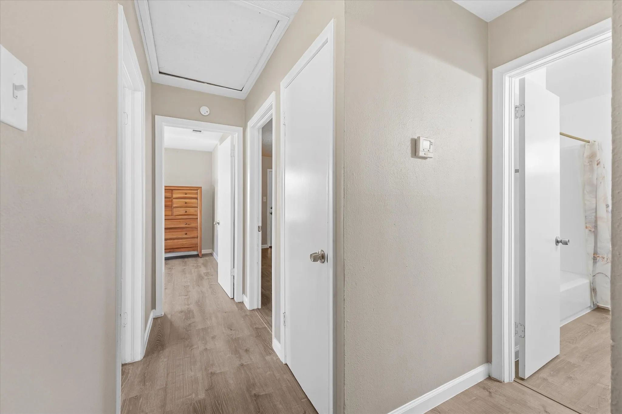 Single Family Residence For Sale in Dallas County , 9521 Dalrock Road, Rowlett, Texas 75089, 3 Bedroom, 2 Bathroom, Garage spaces, 1,484 Sqft, built in 1950, Preowned, mls#21163262, Real Estate Agent in Rowlett, Homes For Sale in Dallas county, Homes For Sale in Rowlett, Realtor in Rowlett Texas, Real Estate Brokerage Independent Realty Texas, Luminita Cordes Realtor