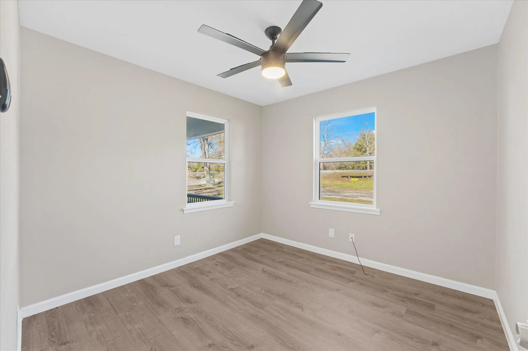 Single Family Residence For Sale in Dallas County , 9521 Dalrock Road, Rowlett, Texas 75089, 3 Bedroom, 2 Bathroom, Garage spaces, 1,484 Sqft, built in 1950, Preowned, mls#21163262, Real Estate Agent in Rowlett, Homes For Sale in Dallas county, Homes For Sale in Rowlett, Realtor in Rowlett Texas, Real Estate Brokerage Independent Realty Texas, Luminita Cordes Realtor