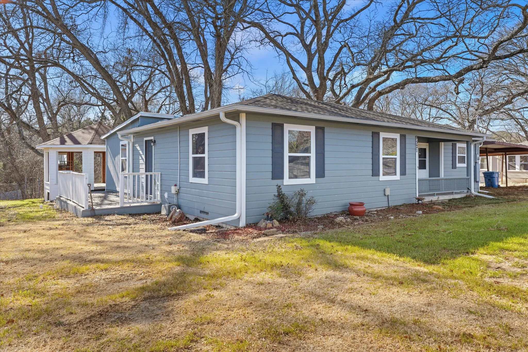 Single Family Residence For Sale in Dallas County , 9521 Dalrock Road, Rowlett, Texas 75089, 3 Bedroom, 2 Bathroom, Garage spaces, 1,484 Sqft, built in 1950, Preowned, mls#21163262, Real Estate Agent in Rowlett, Homes For Sale in Dallas county, Homes For Sale in Rowlett, Realtor in Rowlett Texas, Real Estate Brokerage Independent Realty Texas, Luminita Cordes Realtor