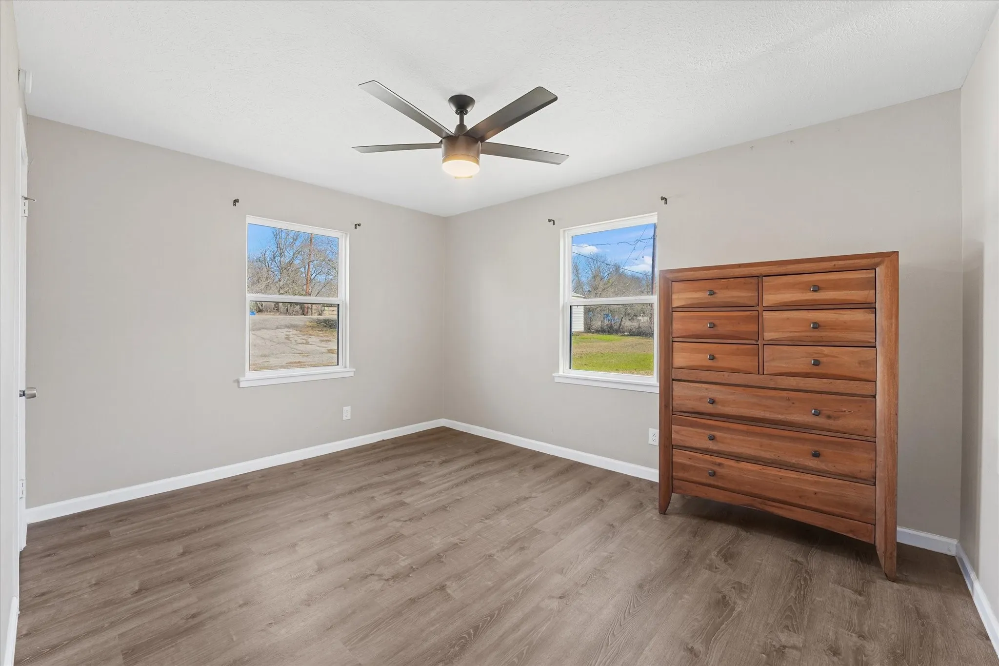 Single Family Residence For Sale in Dallas County , 9521 Dalrock Road, Rowlett, Texas 75089, 3 Bedroom, 2 Bathroom, Garage spaces, 1,484 Sqft, built in 1950, Preowned, mls#21163262, Real Estate Agent in Rowlett, Homes For Sale in Dallas county, Homes For Sale in Rowlett, Realtor in Rowlett Texas, Real Estate Brokerage Independent Realty Texas, Luminita Cordes Realtor