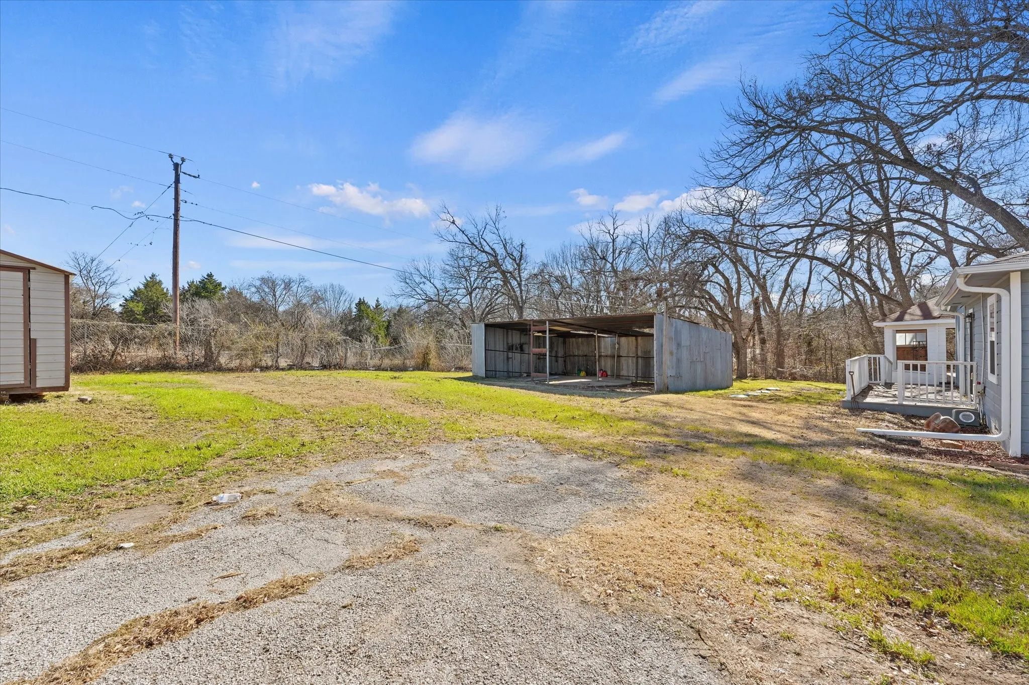 Single Family Residence For Sale in Dallas County , 9521 Dalrock Road, Rowlett, Texas 75089, 3 Bedroom, 2 Bathroom, Garage spaces, 1,484 Sqft, built in 1950, Preowned, mls#21163262, Real Estate Agent in Rowlett, Homes For Sale in Dallas county, Homes For Sale in Rowlett, Realtor in Rowlett Texas, Real Estate Brokerage Independent Realty Texas, Luminita Cordes Realtor