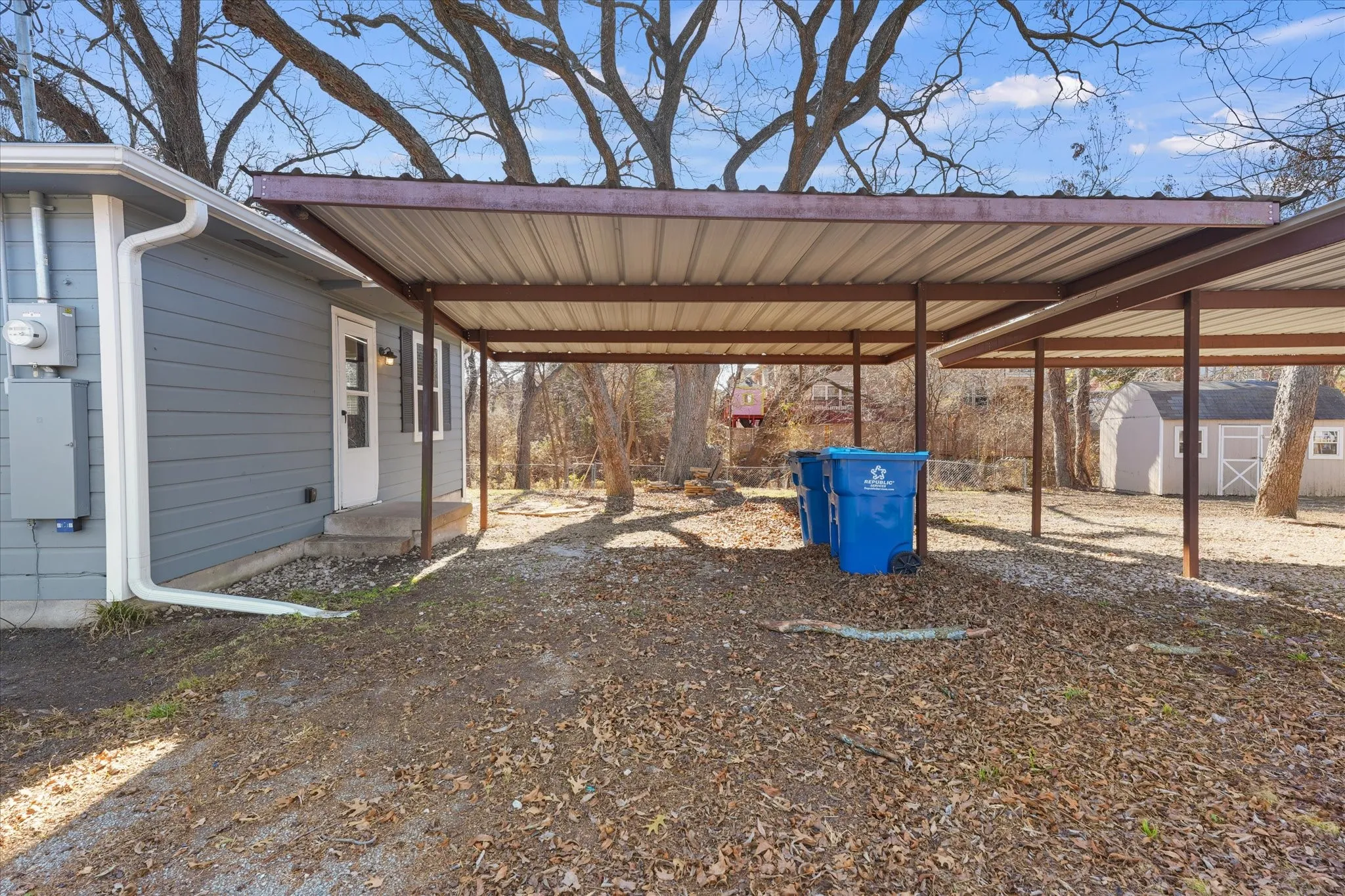 Single Family Residence For Sale in Dallas County , 9521 Dalrock Road, Rowlett, Texas 75089, 3 Bedroom, 2 Bathroom, Garage spaces, 1,484 Sqft, built in 1950, Preowned, mls#21163262, Real Estate Agent in Rowlett, Homes For Sale in Dallas county, Homes For Sale in Rowlett, Realtor in Rowlett Texas, Real Estate Brokerage Independent Realty Texas, Luminita Cordes Realtor