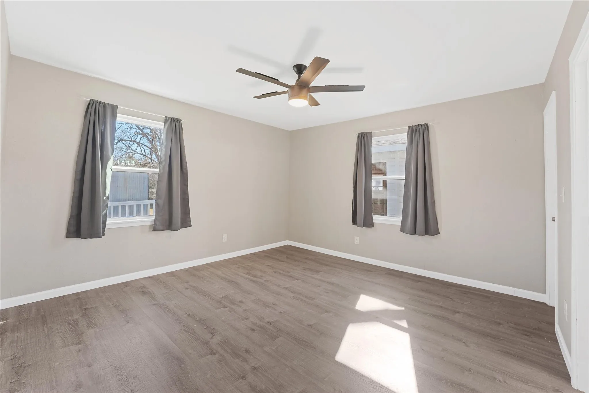Single Family Residence For Sale in Dallas County , 9521 Dalrock Road, Rowlett, Texas 75089, 3 Bedroom, 2 Bathroom, Garage spaces, 1,484 Sqft, built in 1950, Preowned, mls#21163262, Real Estate Agent in Rowlett, Homes For Sale in Dallas county, Homes For Sale in Rowlett, Realtor in Rowlett Texas, Real Estate Brokerage Independent Realty Texas, Luminita Cordes Realtor