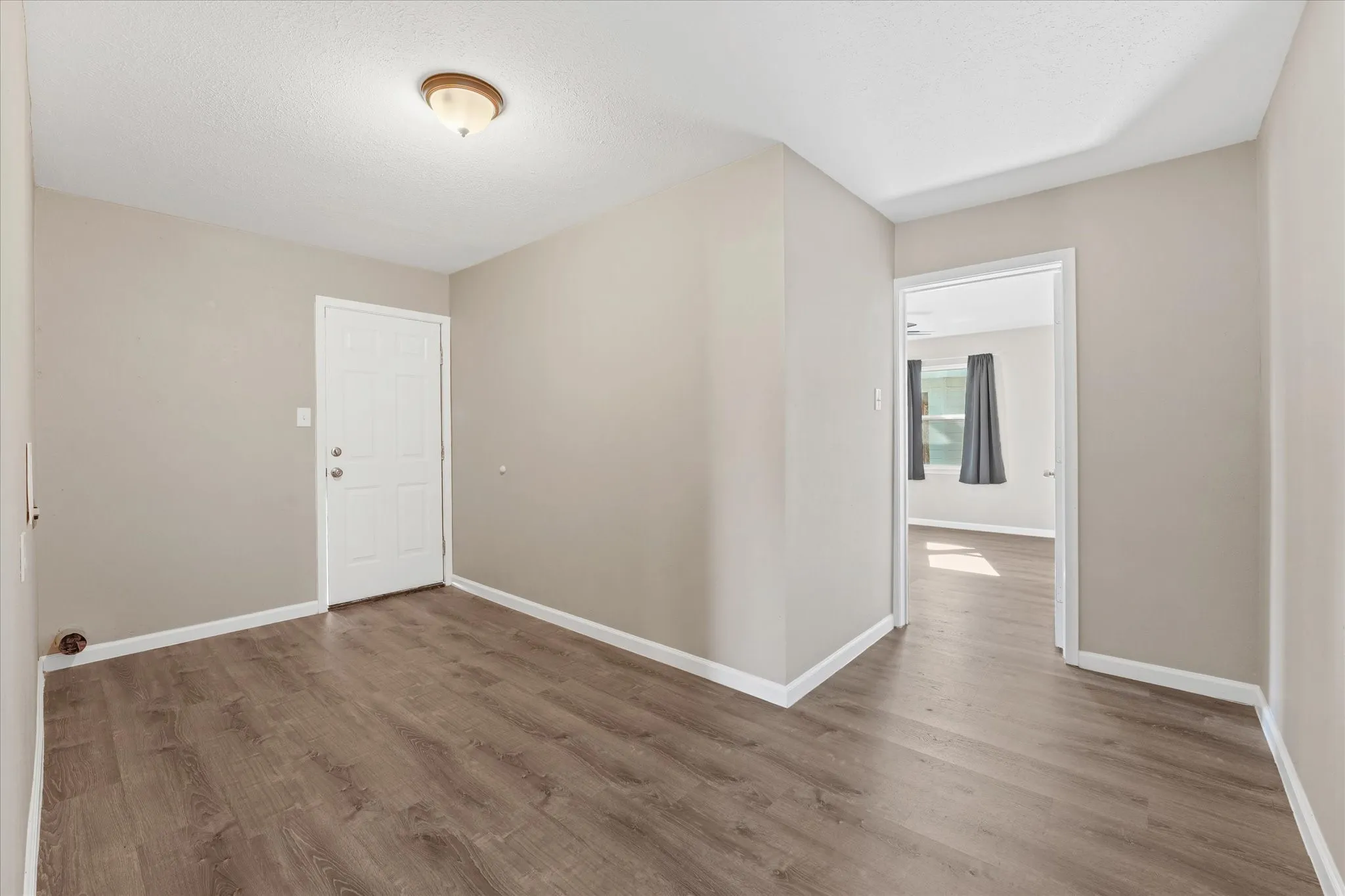 Single Family Residence For Sale in Dallas County , 9521 Dalrock Road, Rowlett, Texas 75089, 3 Bedroom, 2 Bathroom, Garage spaces, 1,484 Sqft, built in 1950, Preowned, mls#21163262, Real Estate Agent in Rowlett, Homes For Sale in Dallas county, Homes For Sale in Rowlett, Realtor in Rowlett Texas, Real Estate Brokerage Independent Realty Texas, Luminita Cordes Realtor