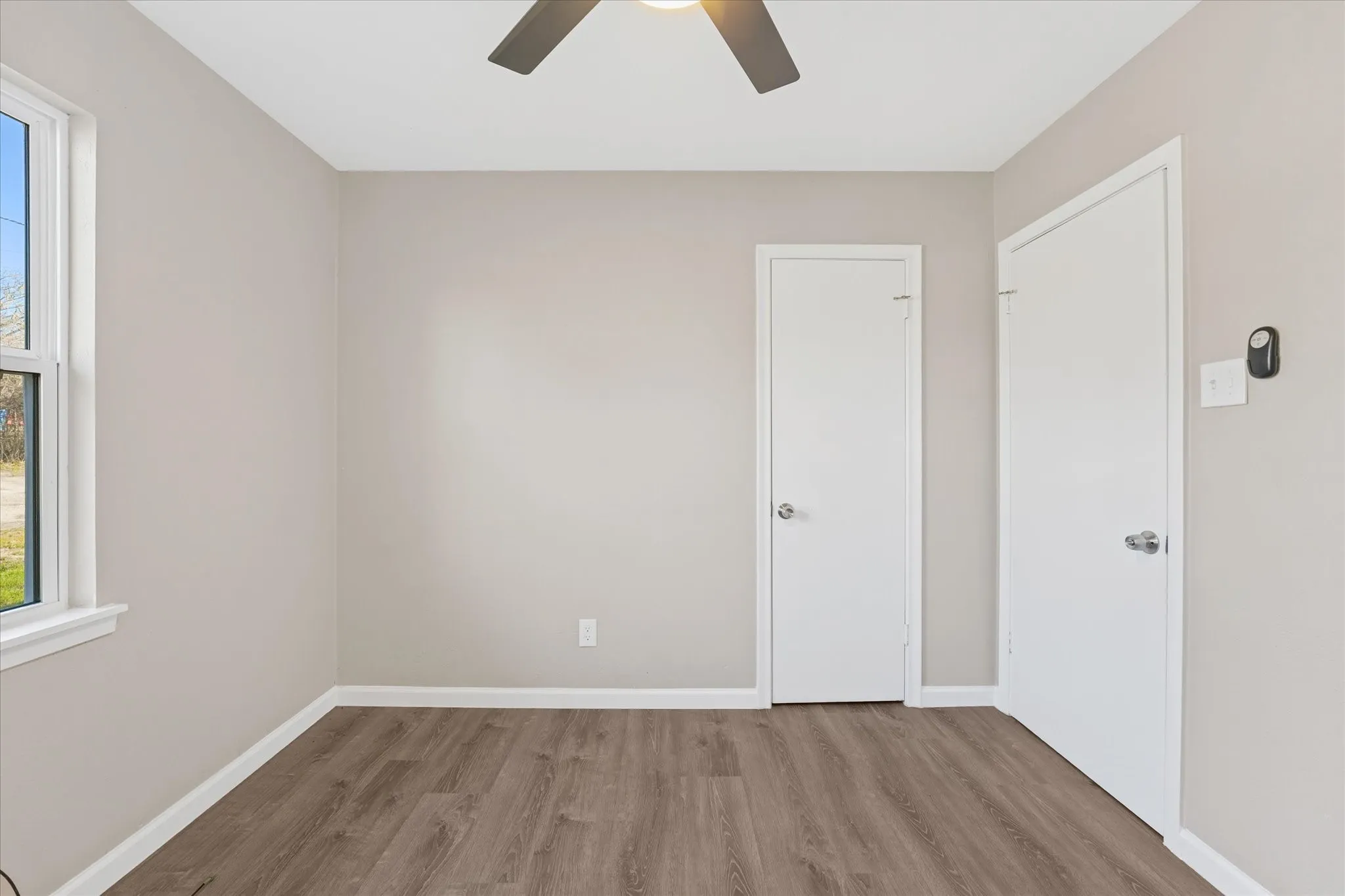 Single Family Residence For Sale in Dallas County , 9521 Dalrock Road, Rowlett, Texas 75089, 3 Bedroom, 2 Bathroom, Garage spaces, 1,484 Sqft, built in 1950, Preowned, mls#21163262, Real Estate Agent in Rowlett, Homes For Sale in Dallas county, Homes For Sale in Rowlett, Realtor in Rowlett Texas, Real Estate Brokerage Independent Realty Texas, Luminita Cordes Realtor