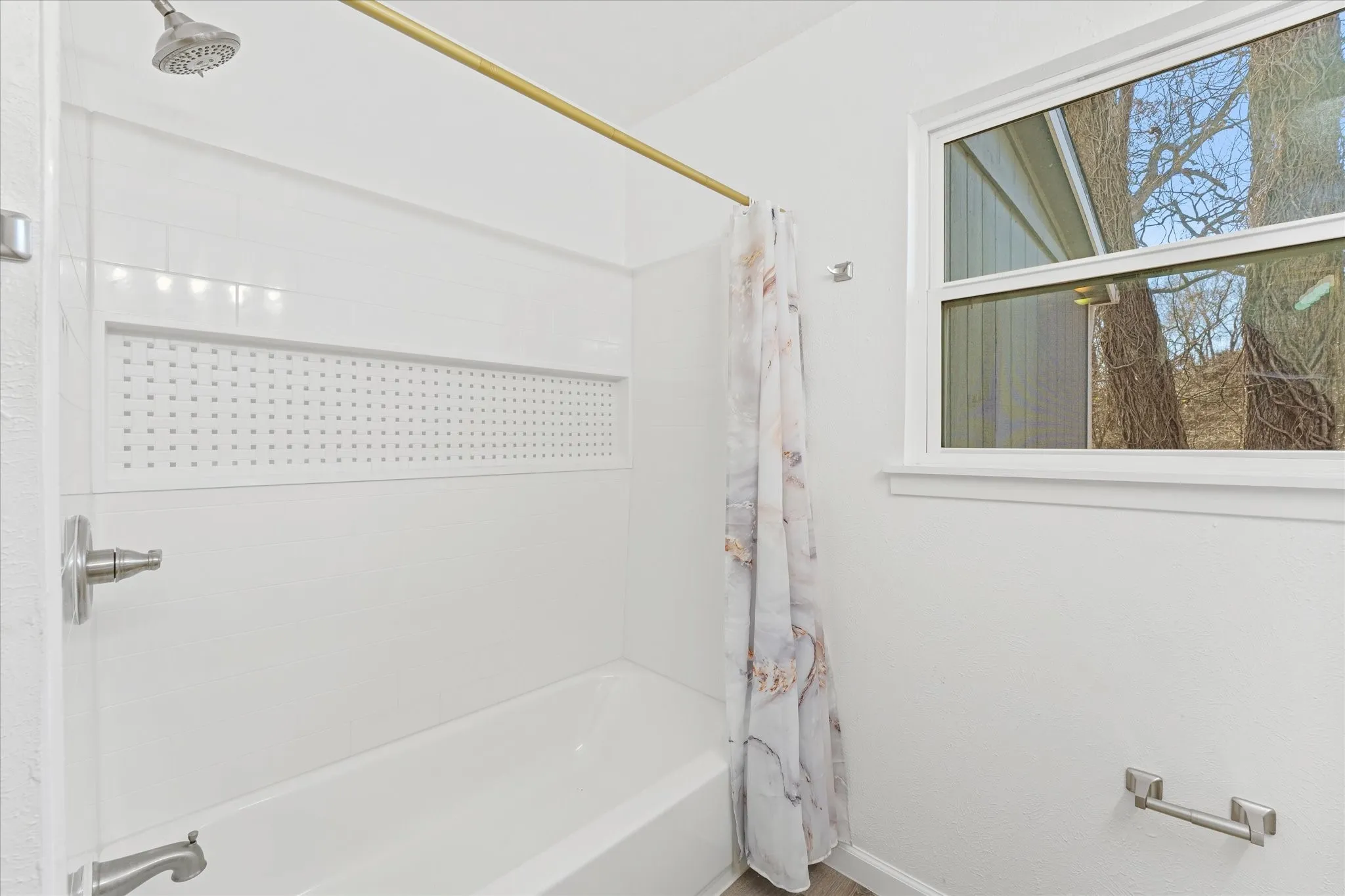Single Family Residence For Sale in Dallas County , 9521 Dalrock Road, Rowlett, Texas 75089, 3 Bedroom, 2 Bathroom, Garage spaces, 1,484 Sqft, built in 1950, Preowned, mls#21163262, Real Estate Agent in Rowlett, Homes For Sale in Dallas county, Homes For Sale in Rowlett, Realtor in Rowlett Texas, Real Estate Brokerage Independent Realty Texas, Luminita Cordes Realtor