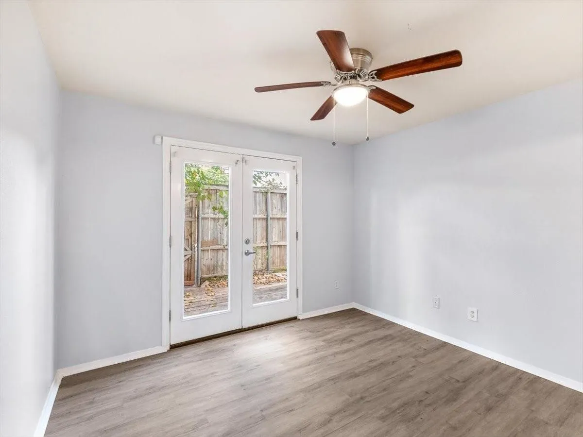 Condominium For Sale in Dallas County , 5915 E University Boulevard 112, Dallas, Texas 75206, 3 Bedrooms, 2 Bathrooms, Garage spaces, 1,208 Sqft, built in 1964, Price $280,000, mls#21161427, Real Estate Agent in Dallas, Homes For Sale in Dallas county, Homes For Sale in Dallas, Realtor in Dallas Texas, Real Estate Brokerage Independent Realty Texas, Luminita Cordes Realtor