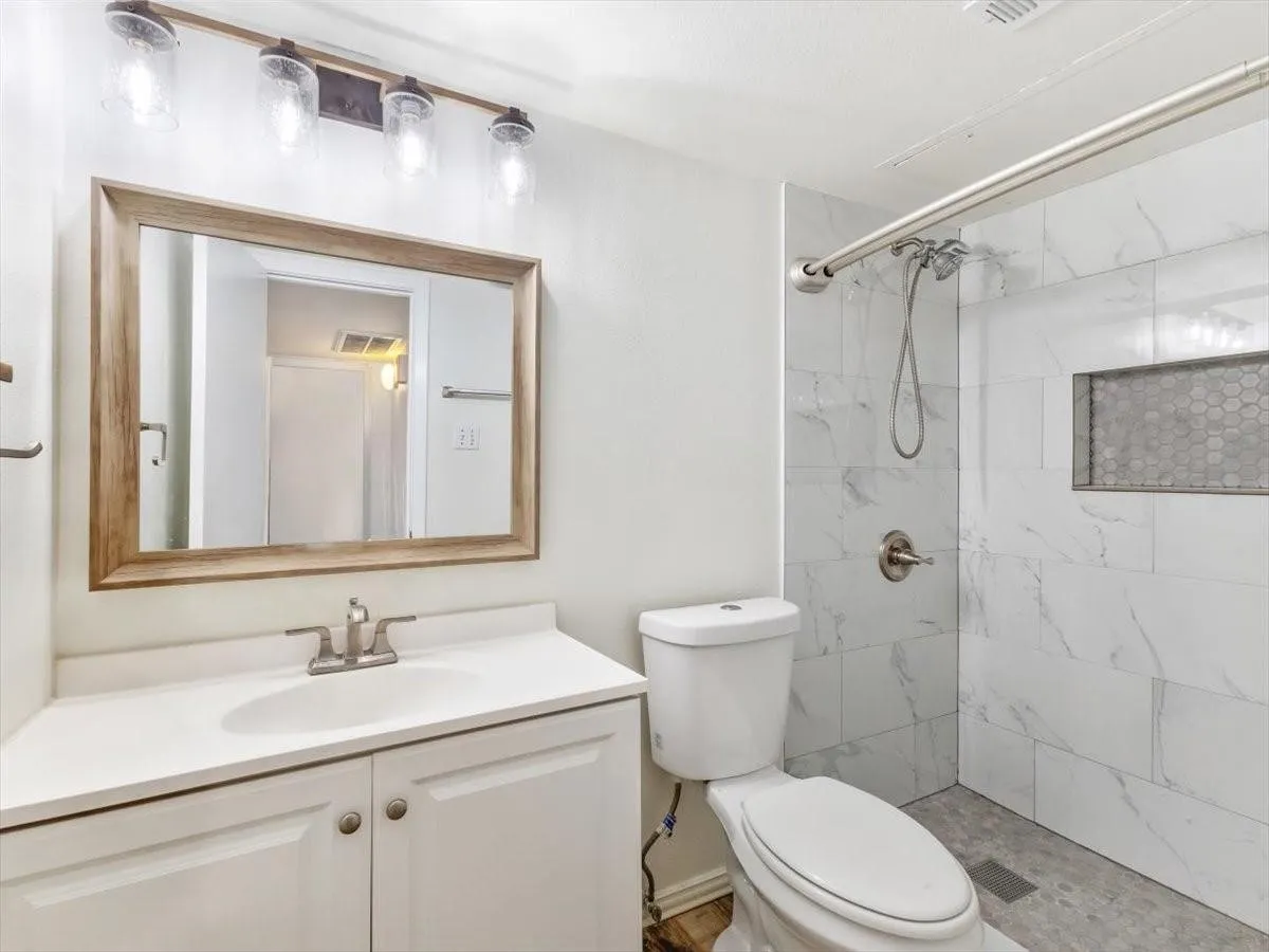 Condominium For Sale in Dallas County , 5915 E University Boulevard 112, Dallas, Texas 75206, 3 Bedrooms, 2 Bathrooms, Garage spaces, 1,208 Sqft, built in 1964, Price $280,000, mls#21161427, Real Estate Agent in Dallas, Homes For Sale in Dallas county, Homes For Sale in Dallas, Realtor in Dallas Texas, Real Estate Brokerage Independent Realty Texas, Luminita Cordes Realtor