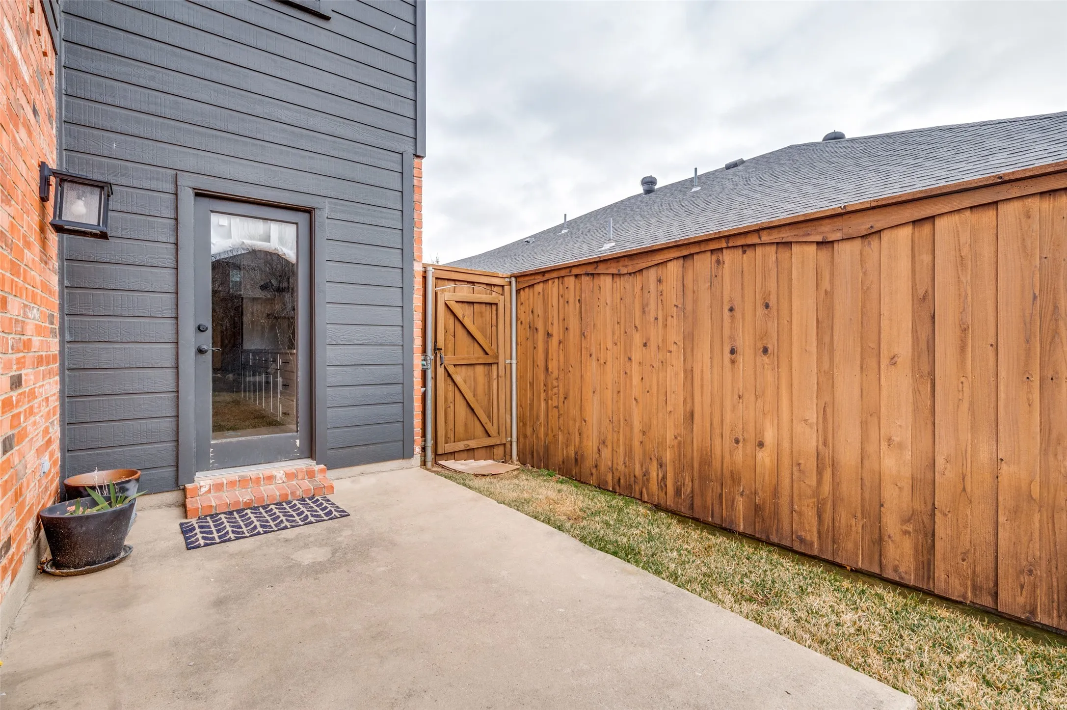 Single Family Residence For Rent in Denton County , 14513 Logan Springs Drive, Little Elm, Texas 75068, 4 Bedroom, 3 Bathroom, 2 Garage spaces, 2,630 Sqft, built in 2004, Preowned, mls#21159292, Real Estate Agent in Little Elm, Homes For Rent in Denton county, Homes For Rent in Little Elm, Realtor in Little Elm Texas, Real Estate Brokerage Independent Realty Texas, Luminita Cordes Realtor