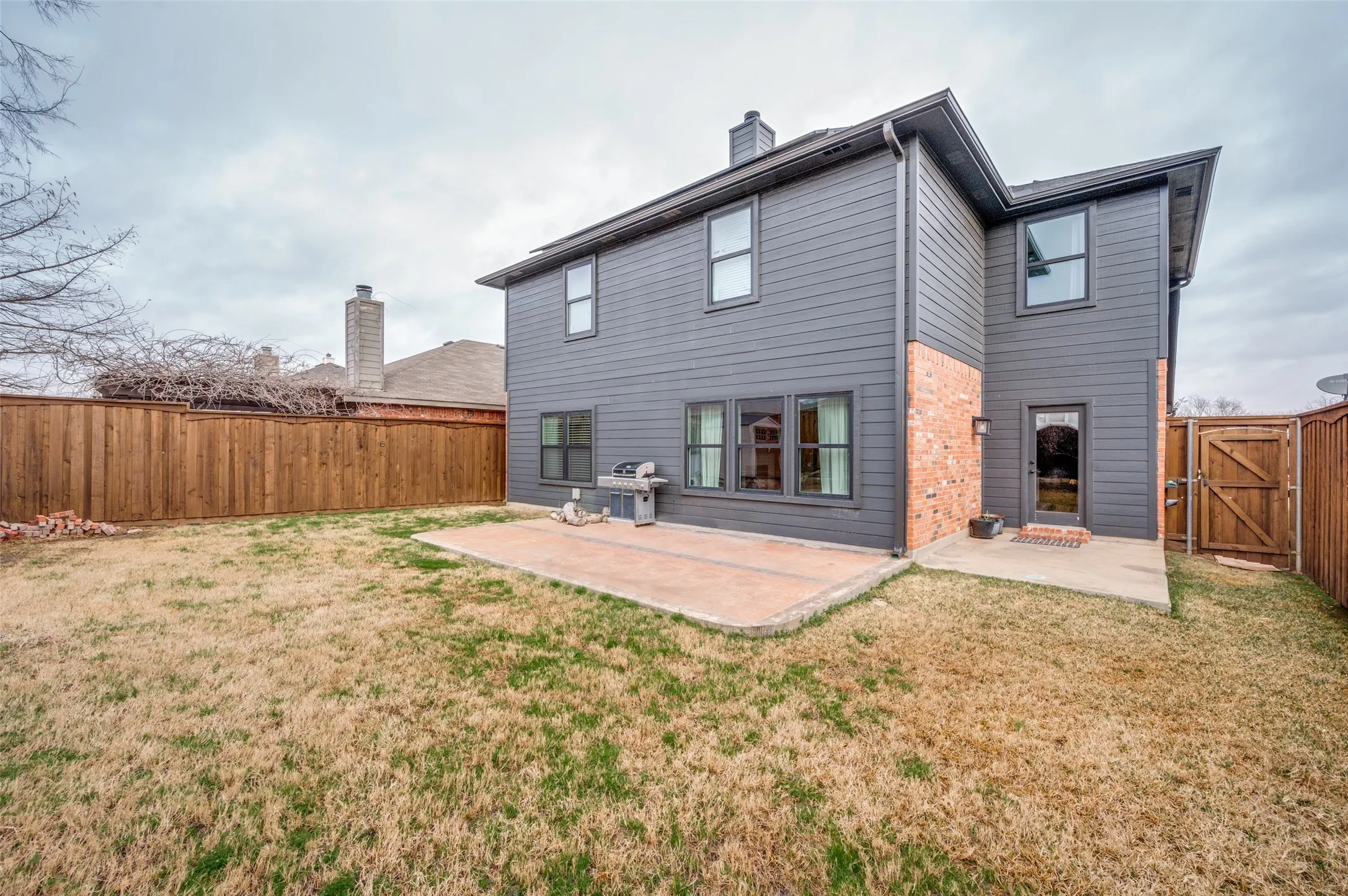 Single Family Residence For Rent in Denton County , 14513 Logan Springs Drive, Little Elm, Texas 75068, 4 Bedroom, 3 Bathroom, 2 Garage spaces, 2,630 Sqft, built in 2004, Preowned, mls#21159292, Real Estate Agent in Little Elm, Homes For Rent in Denton county, Homes For Rent in Little Elm, Realtor in Little Elm Texas, Real Estate Brokerage Independent Realty Texas, Luminita Cordes Realtor
