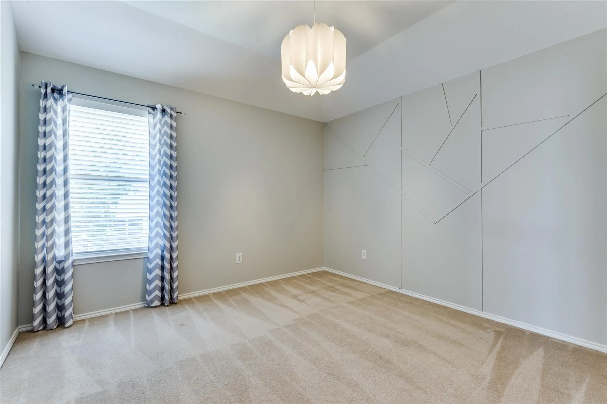 Single Family Residence For Rent in Denton County , 14513 Logan Springs Drive, Little Elm, Texas 75068, 4 Bedroom, 3 Bathroom, 2 Garage spaces, 2,630 Sqft, built in 2004, Preowned, mls#21159292, Real Estate Agent in Little Elm, Homes For Rent in Denton county, Homes For Rent in Little Elm, Realtor in Little Elm Texas, Real Estate Brokerage Independent Realty Texas, Luminita Cordes Realtor