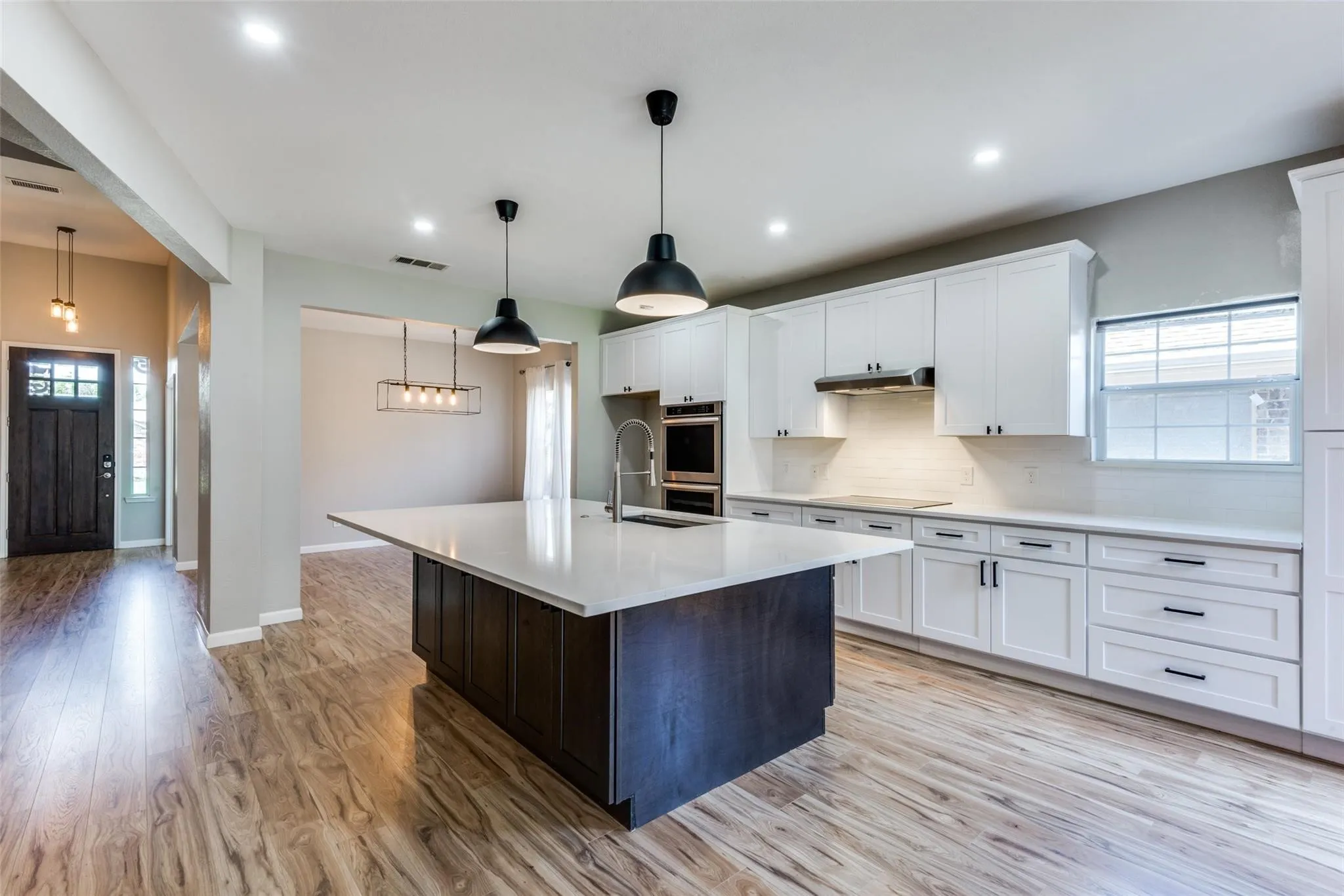 Single Family Residence For Rent in Denton County , 14513 Logan Springs Drive, Little Elm, Texas 75068, 4 Bedroom, 3 Bathroom, 2 Garage spaces, 2,630 Sqft, built in 2004, Preowned, mls#21159292, Real Estate Agent in Little Elm, Homes For Rent in Denton county, Homes For Rent in Little Elm, Realtor in Little Elm Texas, Real Estate Brokerage Independent Realty Texas, Luminita Cordes Realtor