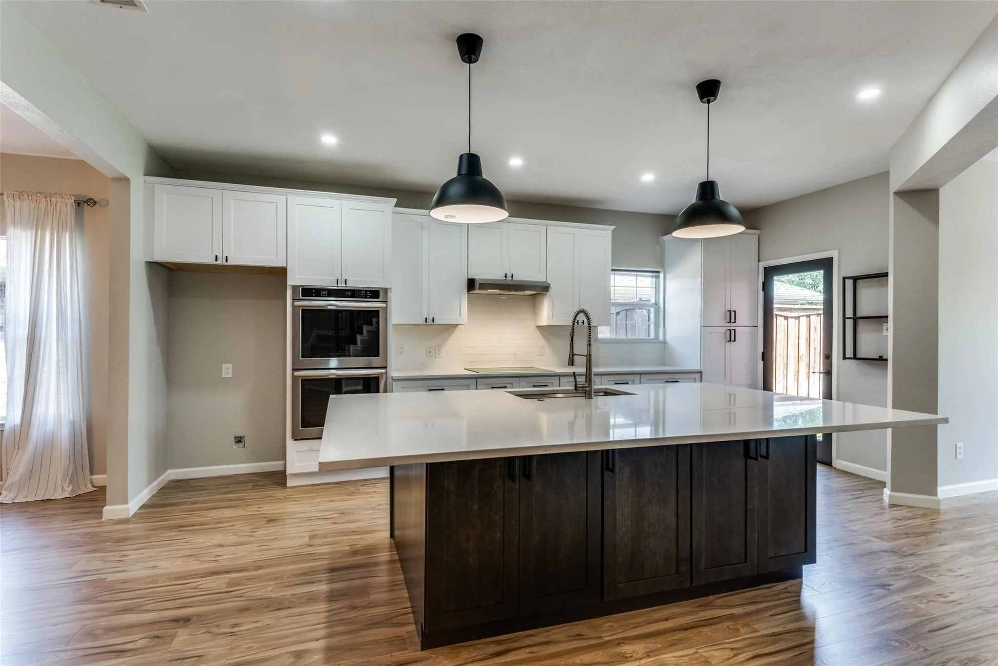 Single Family Residence For Rent in Denton County , 14513 Logan Springs Drive, Little Elm, Texas 75068, 4 Bedroom, 3 Bathroom, 2 Garage spaces, 2,630 Sqft, built in 2004, Preowned, mls#21159292, Real Estate Agent in Little Elm, Homes For Rent in Denton county, Homes For Rent in Little Elm, Realtor in Little Elm Texas, Real Estate Brokerage Independent Realty Texas, Luminita Cordes Realtor