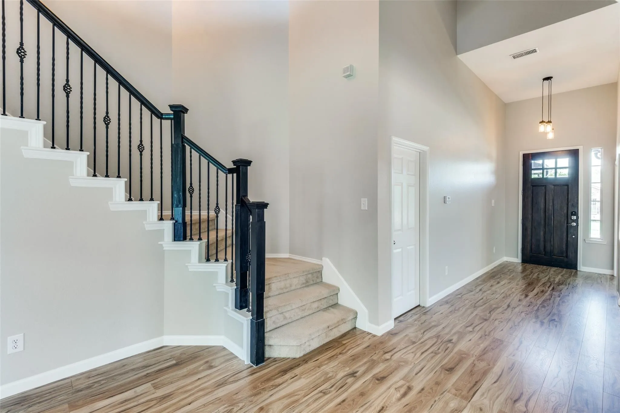 Single Family Residence For Rent in Denton County , 14513 Logan Springs Drive, Little Elm, Texas 75068, 4 Bedroom, 3 Bathroom, 2 Garage spaces, 2,630 Sqft, built in 2004, Preowned, mls#21159292, Real Estate Agent in Little Elm, Homes For Rent in Denton county, Homes For Rent in Little Elm, Realtor in Little Elm Texas, Real Estate Brokerage Independent Realty Texas, Luminita Cordes Realtor