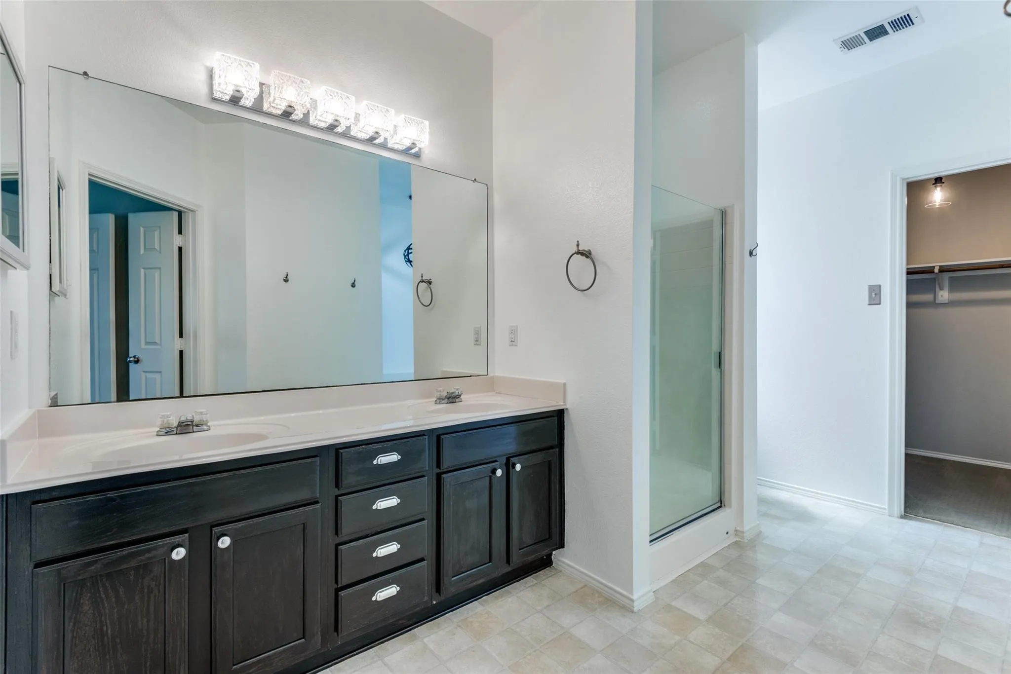 Single Family Residence For Rent in Denton County , 14513 Logan Springs Drive, Little Elm, Texas 75068, 4 Bedroom, 3 Bathroom, 2 Garage spaces, 2,630 Sqft, built in 2004, Preowned, mls#21159292, Real Estate Agent in Little Elm, Homes For Rent in Denton county, Homes For Rent in Little Elm, Realtor in Little Elm Texas, Real Estate Brokerage Independent Realty Texas, Luminita Cordes Realtor