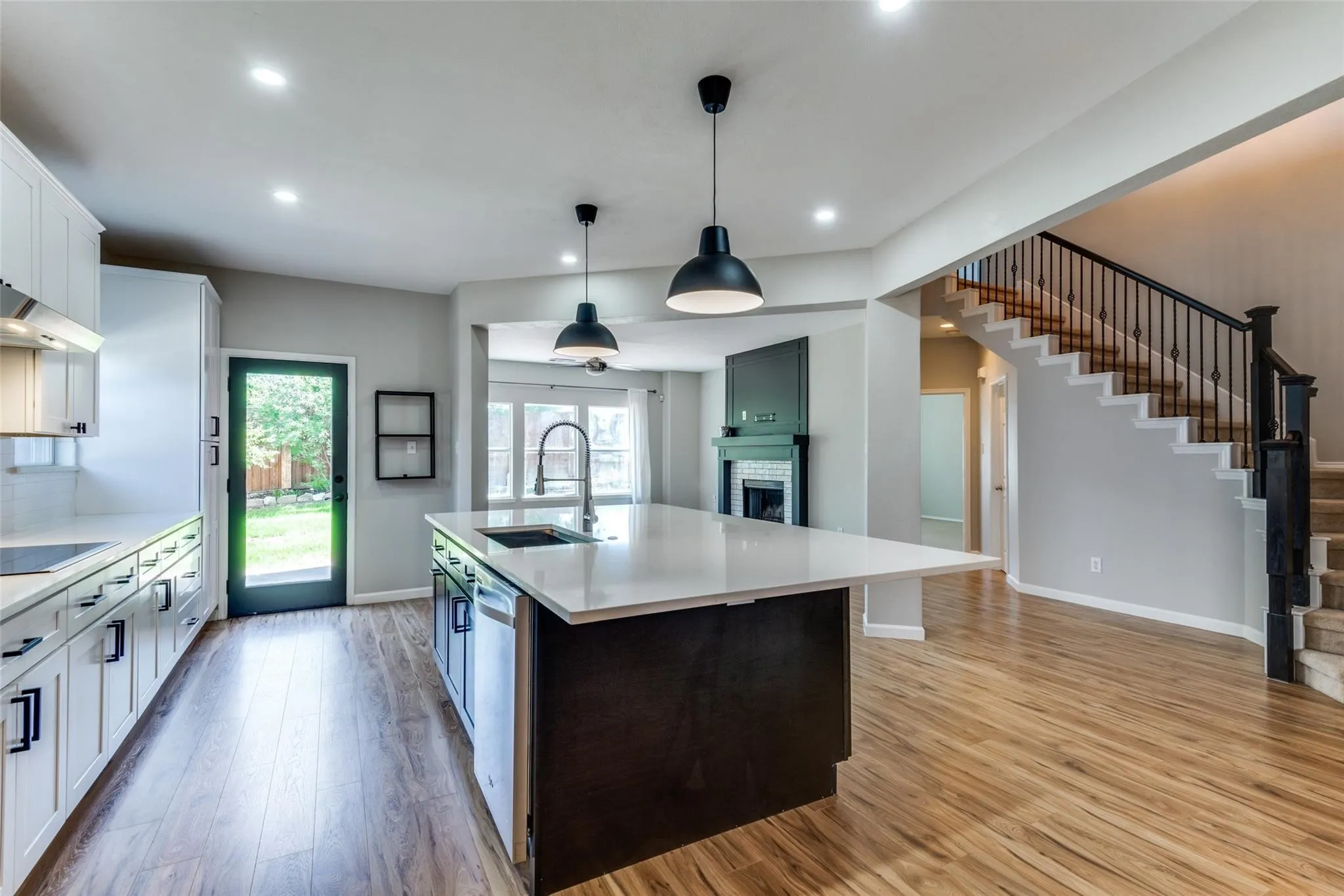 Single Family Residence For Rent in Denton County , 14513 Logan Springs Drive, Little Elm, Texas 75068, 4 Bedroom, 3 Bathroom, 2 Garage spaces, 2,630 Sqft, built in 2004, Preowned, mls#21159292, Real Estate Agent in Little Elm, Homes For Rent in Denton county, Homes For Rent in Little Elm, Realtor in Little Elm Texas, Real Estate Brokerage Independent Realty Texas, Luminita Cordes Realtor