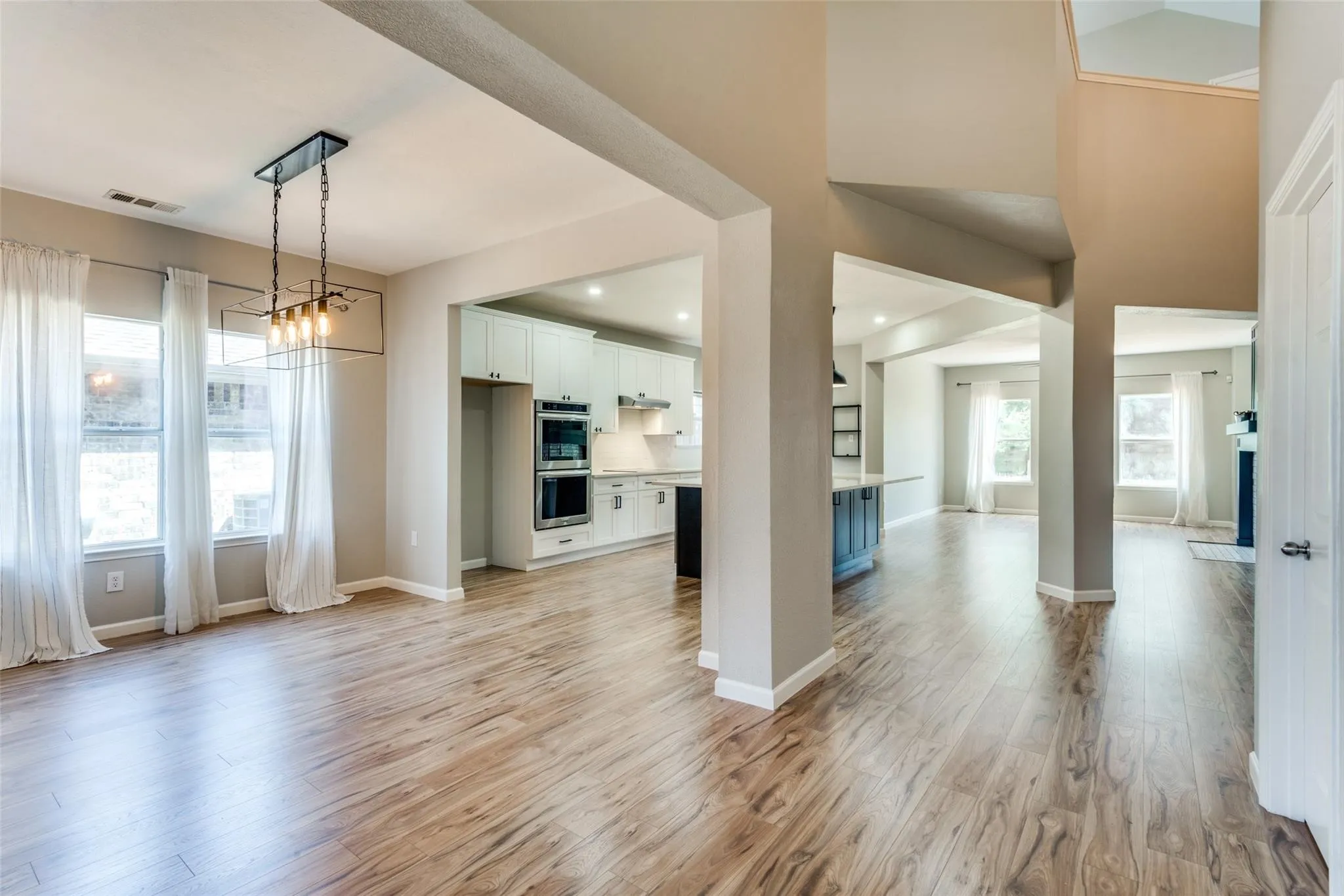 Single Family Residence For Rent in Denton County , 14513 Logan Springs Drive, Little Elm, Texas 75068, 4 Bedroom, 3 Bathroom, 2 Garage spaces, 2,630 Sqft, built in 2004, Preowned, mls#21159292, Real Estate Agent in Little Elm, Homes For Rent in Denton county, Homes For Rent in Little Elm, Realtor in Little Elm Texas, Real Estate Brokerage Independent Realty Texas, Luminita Cordes Realtor