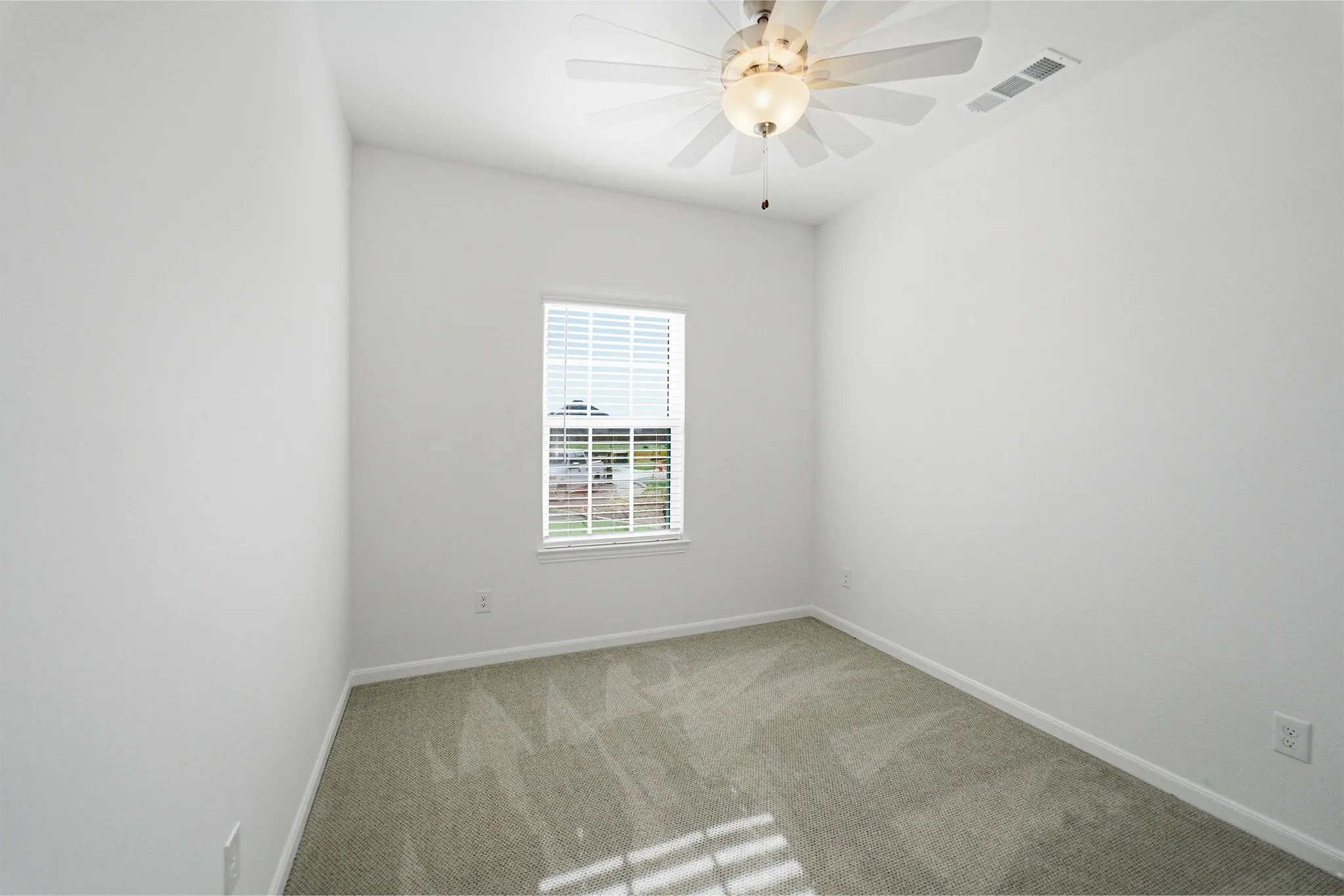 Single Family Residence For Sale in Ellis County , 424 Bronco Drive, Waxahachie, Texas 75165, 4 Bedroom, 4 Bathroom, 2 Garage spaces, 2,817 Sqft, built in 2025, New Construction - Incomplete, Price $486,108, mls#21163350, Real Estate Agent in Waxahachie, Homes For Sale in Ellis county, Homes For Sale in Waxahachie, Realtor in Waxahachie Texas, Real Estate Brokerage Independent Realty Texas, Luminita Cordes Realtor