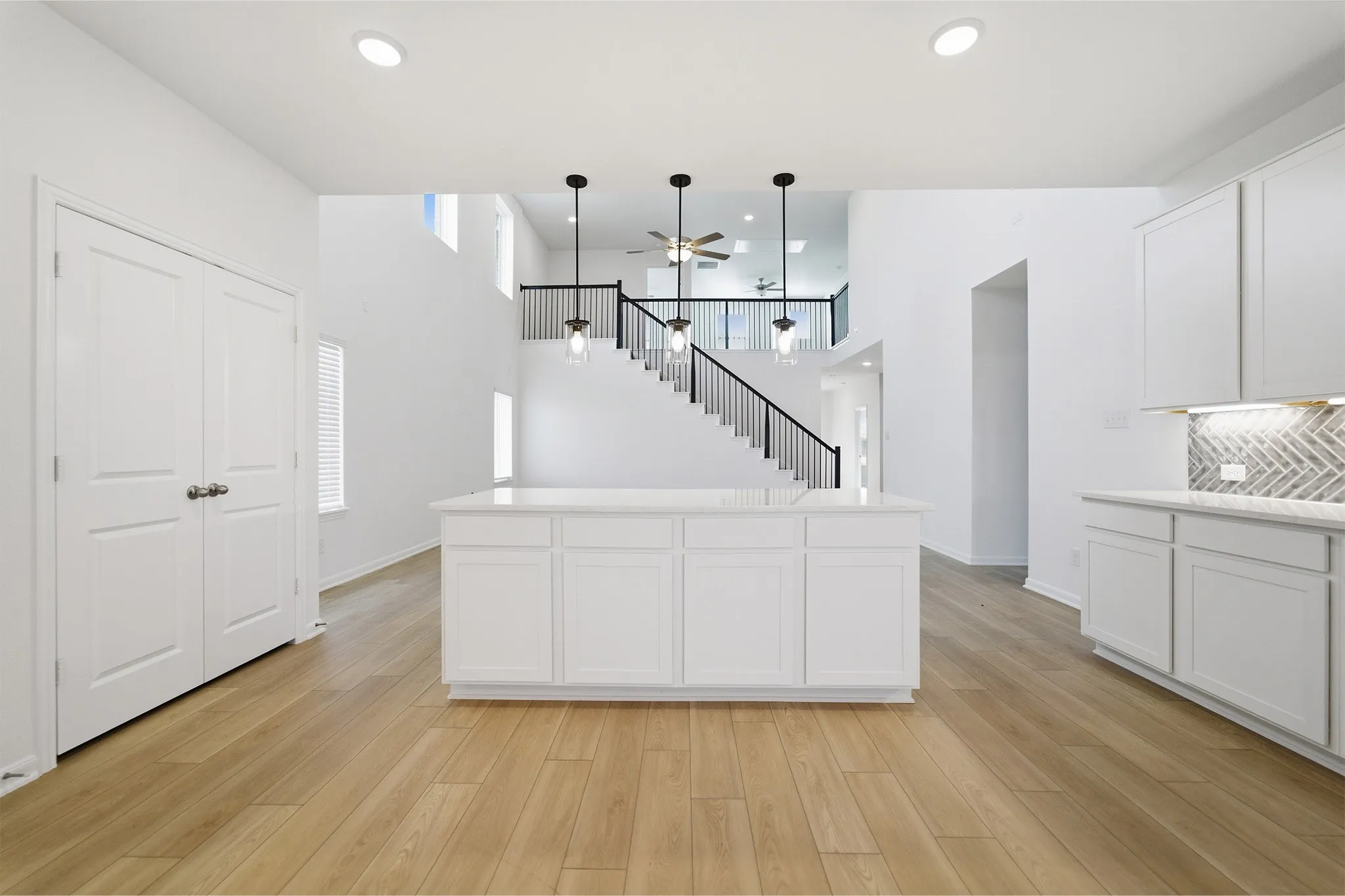 Single Family Residence For Sale in Ellis County , 424 Bronco Drive, Waxahachie, Texas 75165, 4 Bedroom, 4 Bathroom, 2 Garage spaces, 2,817 Sqft, built in 2025, New Construction - Incomplete, Price $486,108, mls#21163350, Real Estate Agent in Waxahachie, Homes For Sale in Ellis county, Homes For Sale in Waxahachie, Realtor in Waxahachie Texas, Real Estate Brokerage Independent Realty Texas, Luminita Cordes Realtor
