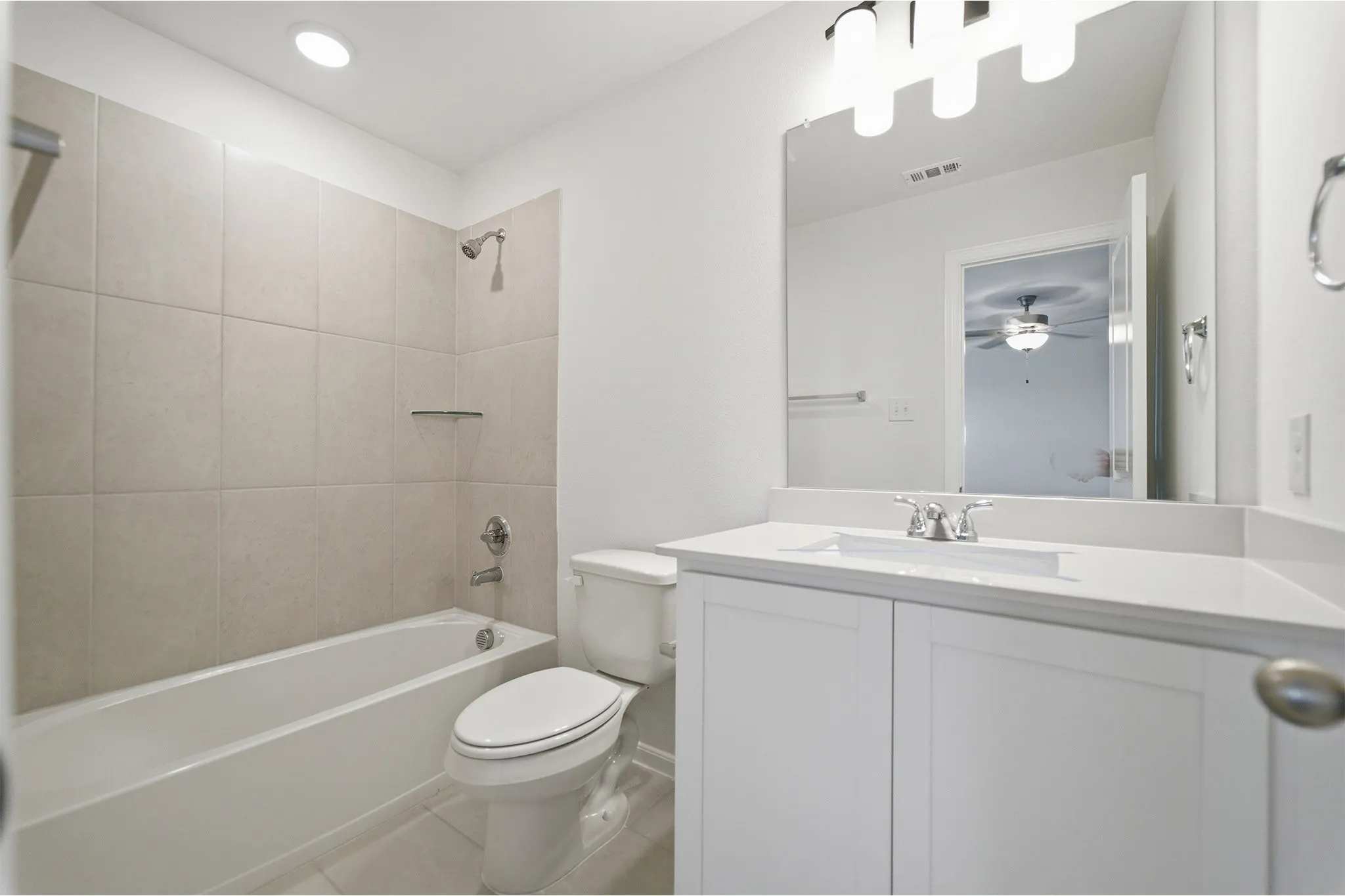 Single Family Residence For Sale in Ellis County , 424 Bronco Drive, Waxahachie, Texas 75165, 4 Bedroom, 4 Bathroom, 2 Garage spaces, 2,817 Sqft, built in 2025, New Construction - Incomplete, Price $486,108, mls#21163350, Real Estate Agent in Waxahachie, Homes For Sale in Ellis county, Homes For Sale in Waxahachie, Realtor in Waxahachie Texas, Real Estate Brokerage Independent Realty Texas, Luminita Cordes Realtor