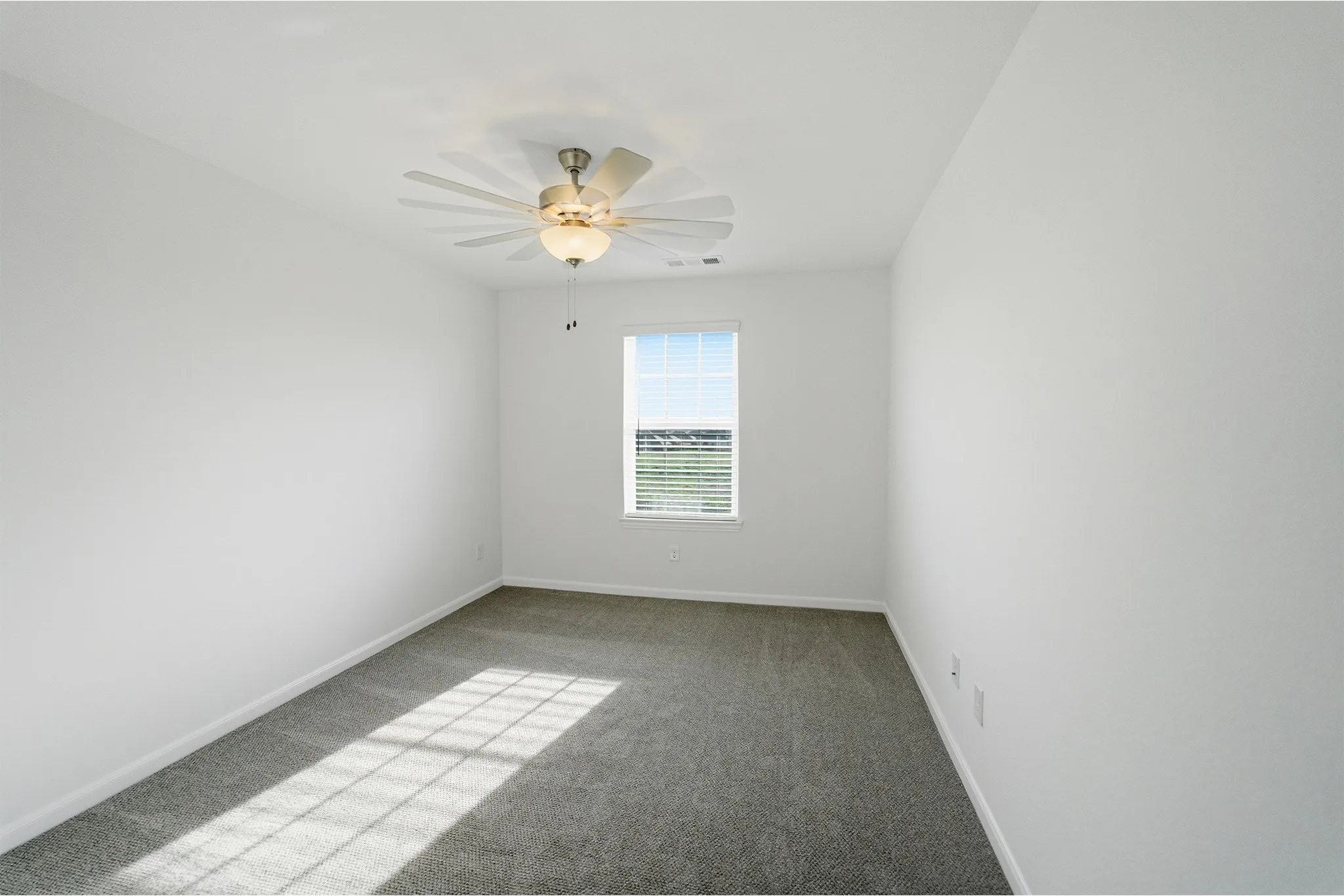 Single Family Residence For Sale in Ellis County , 424 Bronco Drive, Waxahachie, Texas 75165, 4 Bedroom, 4 Bathroom, 2 Garage spaces, 2,817 Sqft, built in 2025, New Construction - Incomplete, Price $486,108, mls#21163350, Real Estate Agent in Waxahachie, Homes For Sale in Ellis county, Homes For Sale in Waxahachie, Realtor in Waxahachie Texas, Real Estate Brokerage Independent Realty Texas, Luminita Cordes Realtor
