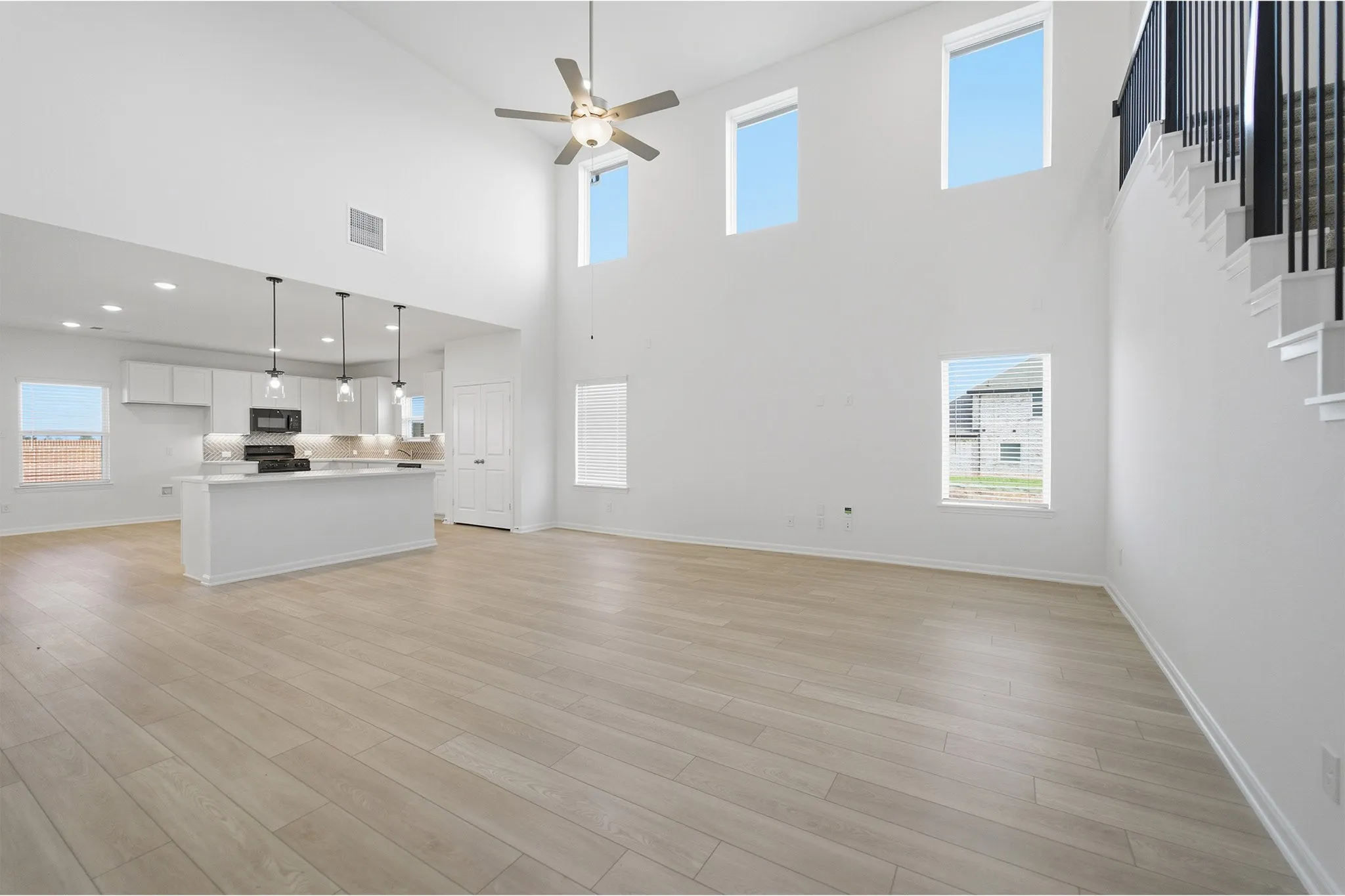 Single Family Residence For Sale in Ellis County , 424 Bronco Drive, Waxahachie, Texas 75165, 4 Bedroom, 4 Bathroom, 2 Garage spaces, 2,817 Sqft, built in 2025, New Construction - Incomplete, Price $486,108, mls#21163350, Real Estate Agent in Waxahachie, Homes For Sale in Ellis county, Homes For Sale in Waxahachie, Realtor in Waxahachie Texas, Real Estate Brokerage Independent Realty Texas, Luminita Cordes Realtor