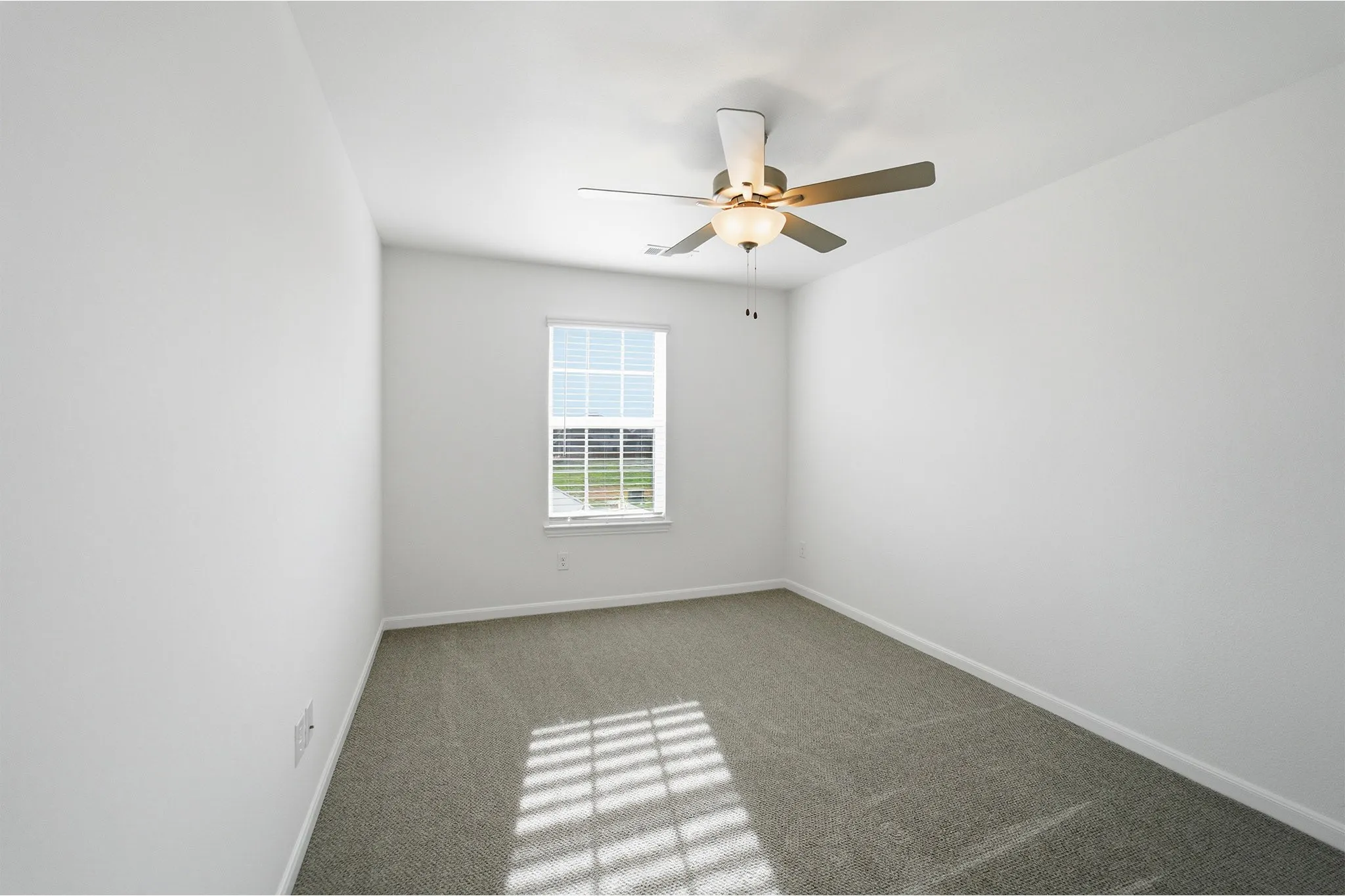 Single Family Residence For Sale in Ellis County , 424 Bronco Drive, Waxahachie, Texas 75165, 4 Bedroom, 4 Bathroom, 2 Garage spaces, 2,817 Sqft, built in 2025, New Construction - Incomplete, Price $486,108, mls#21163350, Real Estate Agent in Waxahachie, Homes For Sale in Ellis county, Homes For Sale in Waxahachie, Realtor in Waxahachie Texas, Real Estate Brokerage Independent Realty Texas, Luminita Cordes Realtor