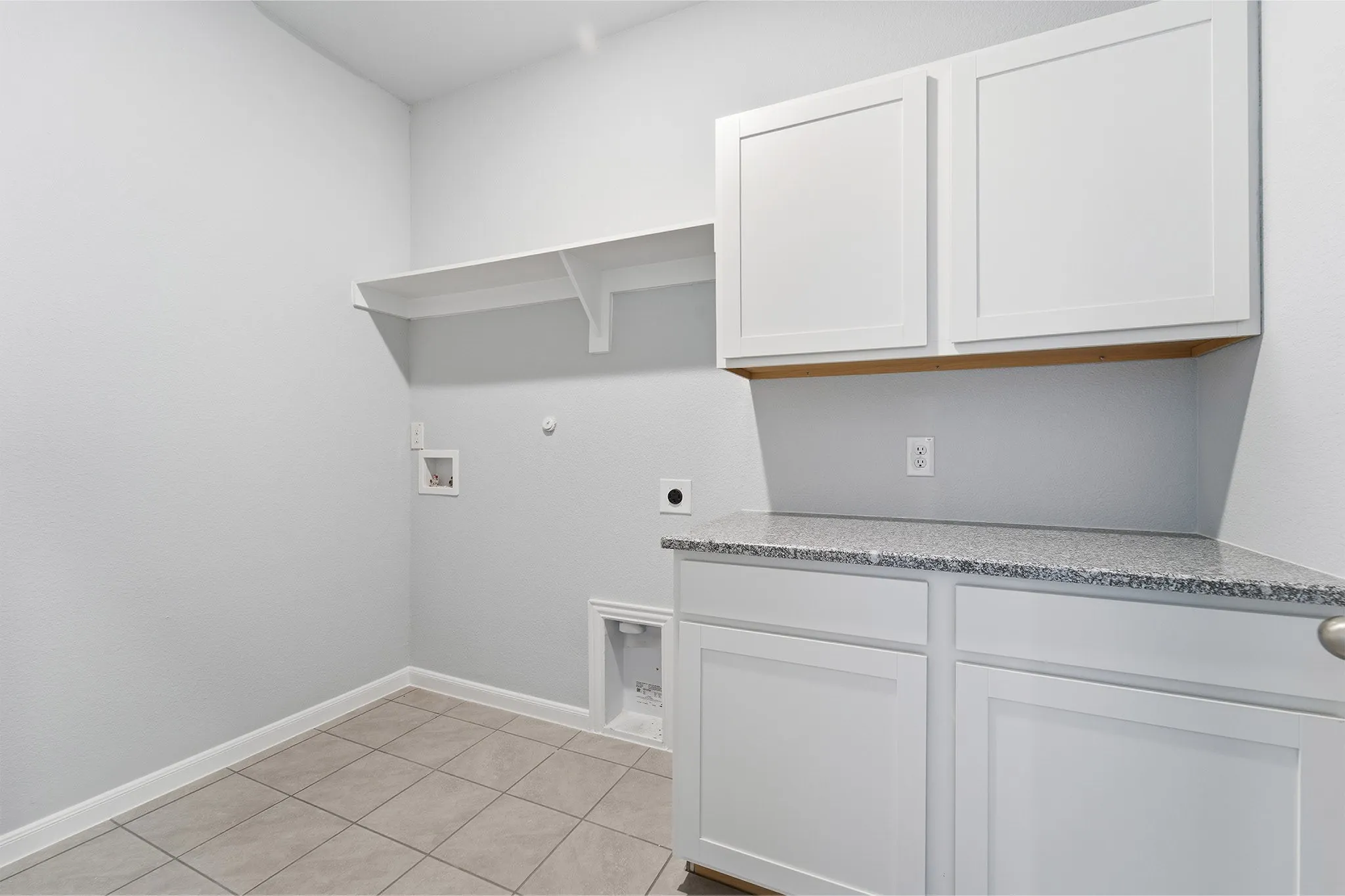 Single Family Residence For Sale in Ellis County , 343 Caviar Road, Waxahachie, Texas 75165, 4 Bedroom, 3 Bathroom, 2 Garage spaces, 2,513 Sqft, built in 2025, New Construction - Complete, Price $433,255, mls#21163401, Real Estate Agent in Waxahachie, Homes For Sale in Ellis county, Homes For Sale in Waxahachie, Realtor in Waxahachie Texas, Real Estate Brokerage Independent Realty Texas, Luminita Cordes Realtor