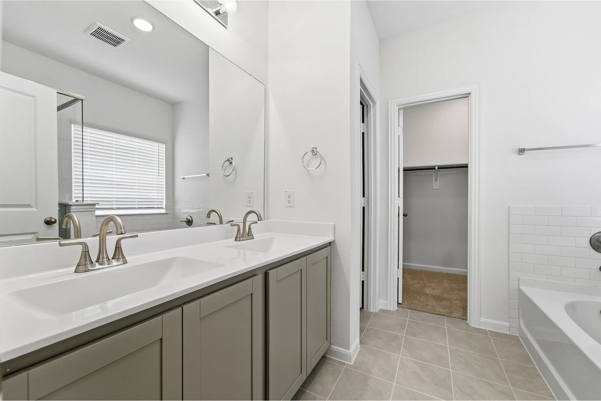 Single Family Residence For Sale in Ellis County , 367 Bronco Drive, Waxahachie, Texas 75165, 4 Bedroom, 3 Bathroom, 2 Garage spaces, 2,513 Sqft, built in 2025, New Construction - Complete, Price $441,189, mls#21163451, Real Estate Agent in Waxahachie, Homes For Sale in Ellis county, Homes For Sale in Waxahachie, Realtor in Waxahachie Texas, Real Estate Brokerage Independent Realty Texas, Luminita Cordes Realtor