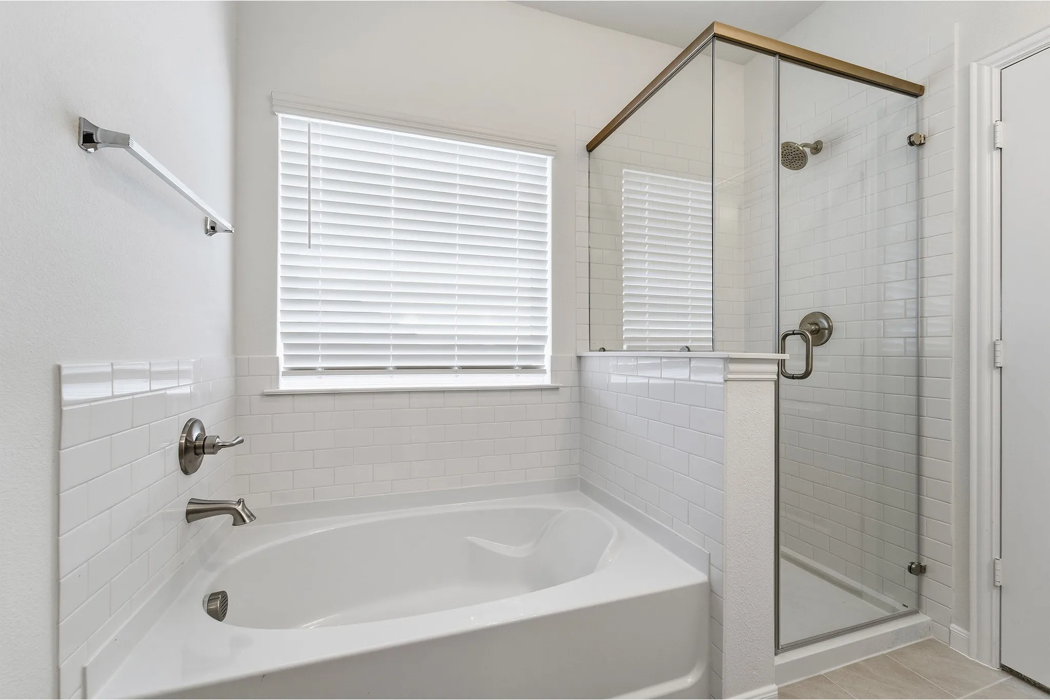 Single Family Residence For Sale in Ellis County , 367 Bronco Drive, Waxahachie, Texas 75165, 4 Bedroom, 3 Bathroom, 2 Garage spaces, 2,513 Sqft, built in 2025, New Construction - Complete, Price $441,189, mls#21163451, Real Estate Agent in Waxahachie, Homes For Sale in Ellis county, Homes For Sale in Waxahachie, Realtor in Waxahachie Texas, Real Estate Brokerage Independent Realty Texas, Luminita Cordes Realtor