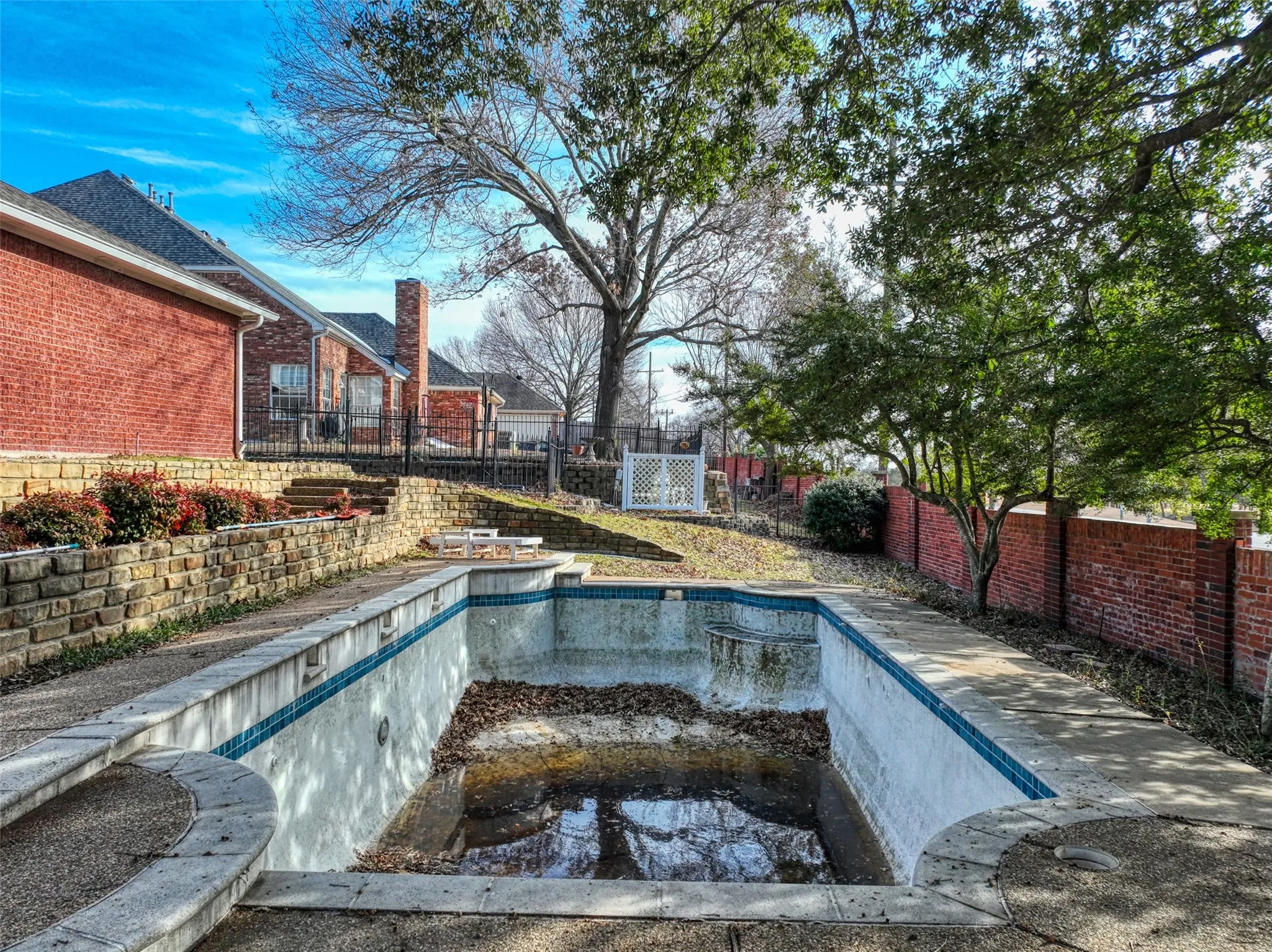 Single Family Residence For Sale in Dallas County , 6521 Lynch Lane, Garland, Texas 75044, 5 Bedroom, 4 Bathroom, 2 Garage spaces, 3,508 Sqft, built in 1993, mls#21163465, Real Estate Agent in Garland, Homes For Sale in Dallas county, Homes For Sale in Garland, Realtor in Garland Texas, Real Estate Brokerage Independent Realty Texas, Luminita Cordes Realtor