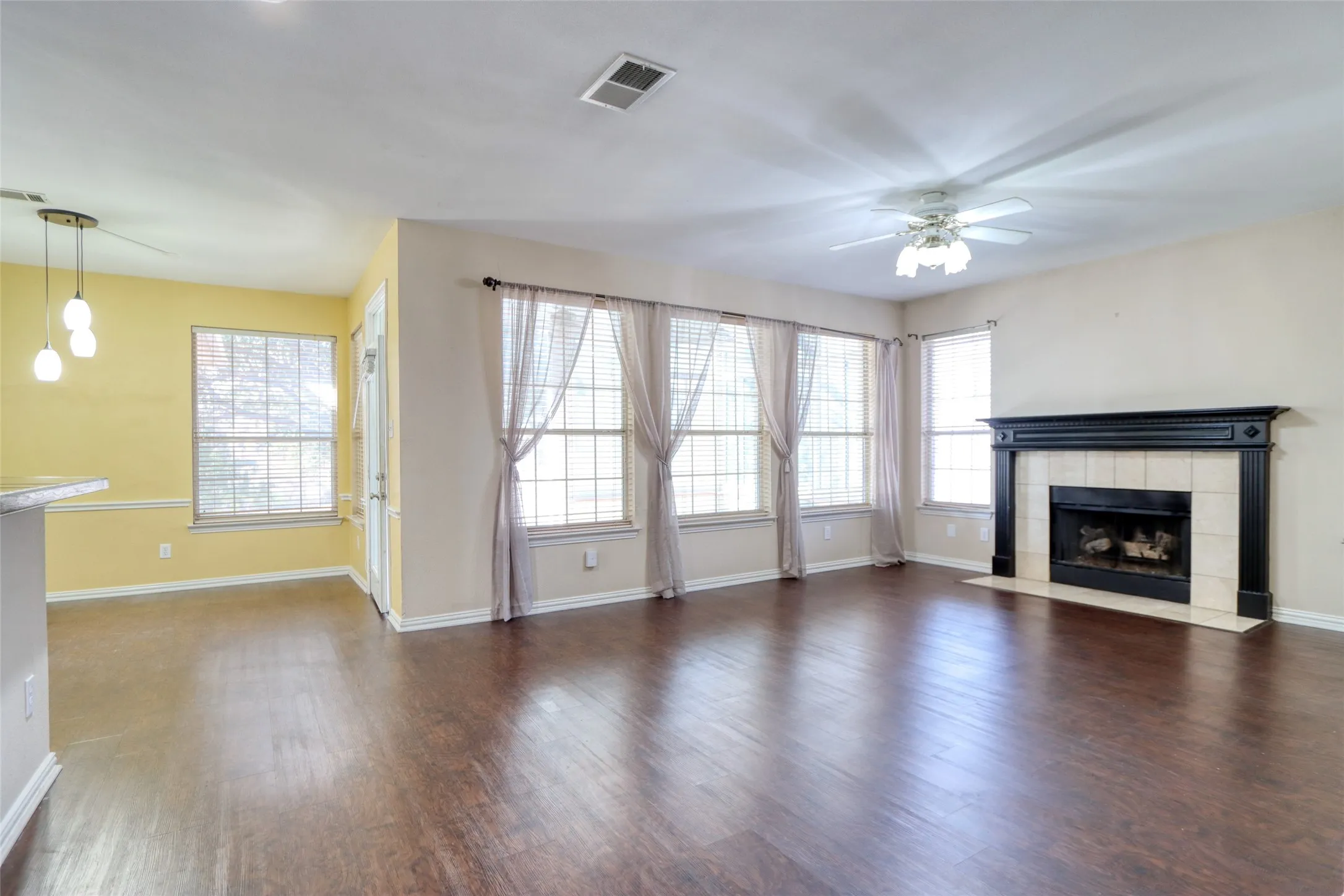 Single Family Residence For Sale in Dallas County , 6521 Lynch Lane, Garland, Texas 75044, 5 Bedroom, 4 Bathroom, 2 Garage spaces, 3,508 Sqft, built in 1993, mls#21163465, Real Estate Agent in Garland, Homes For Sale in Dallas county, Homes For Sale in Garland, Realtor in Garland Texas, Real Estate Brokerage Independent Realty Texas, Luminita Cordes Realtor