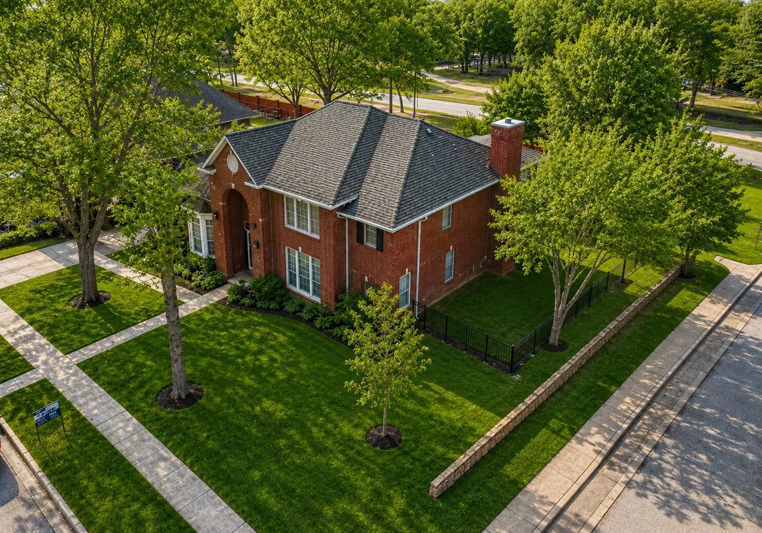 Single Family Residence For Sale in Dallas County , 6521 Lynch Lane, Garland, Texas 75044, 5 Bedroom, 4 Bathroom, 2 Garage spaces, 3,508 Sqft, built in 1993, mls#21163465, Real Estate Agent in Garland, Homes For Sale in Dallas county, Homes For Sale in Garland, Realtor in Garland Texas, Real Estate Brokerage Independent Realty Texas, Luminita Cordes Realtor